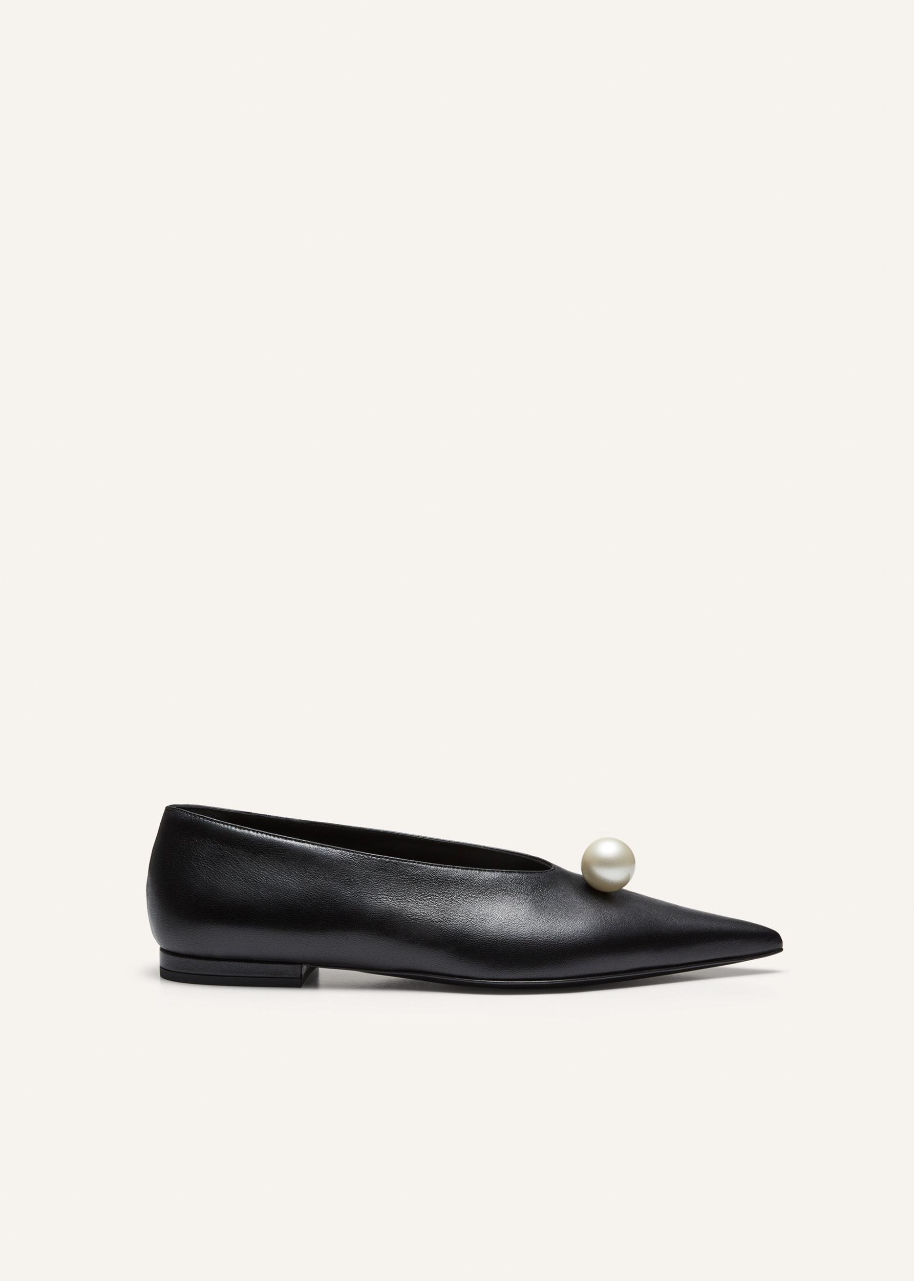 Pointed pearl ballet flats in black satin Product Image