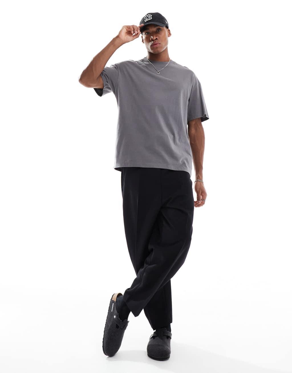 Jack & Jones oversized t-shirt in dark gray     Product Image