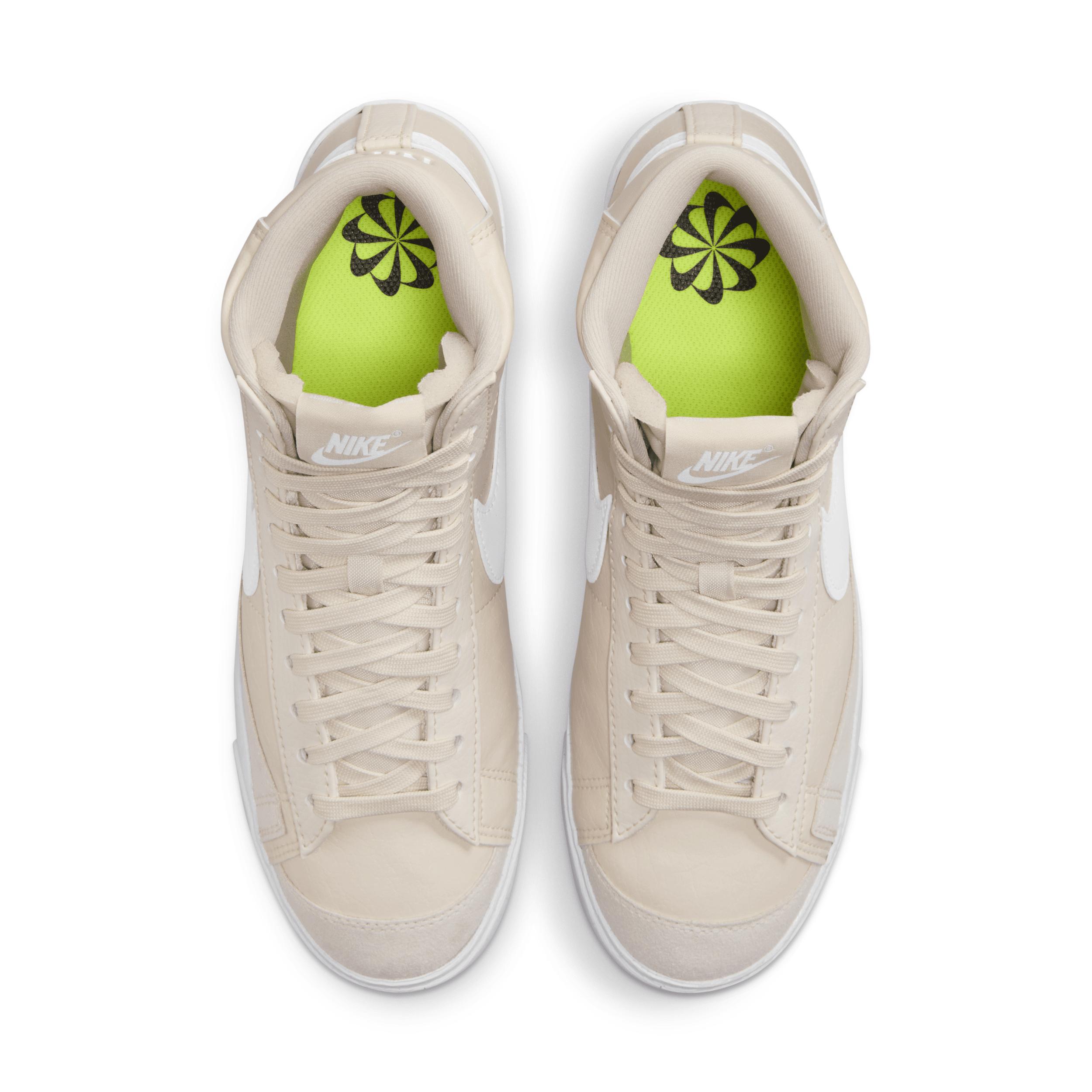 Nike Women's Blazer Mid ' Shoes Product Image