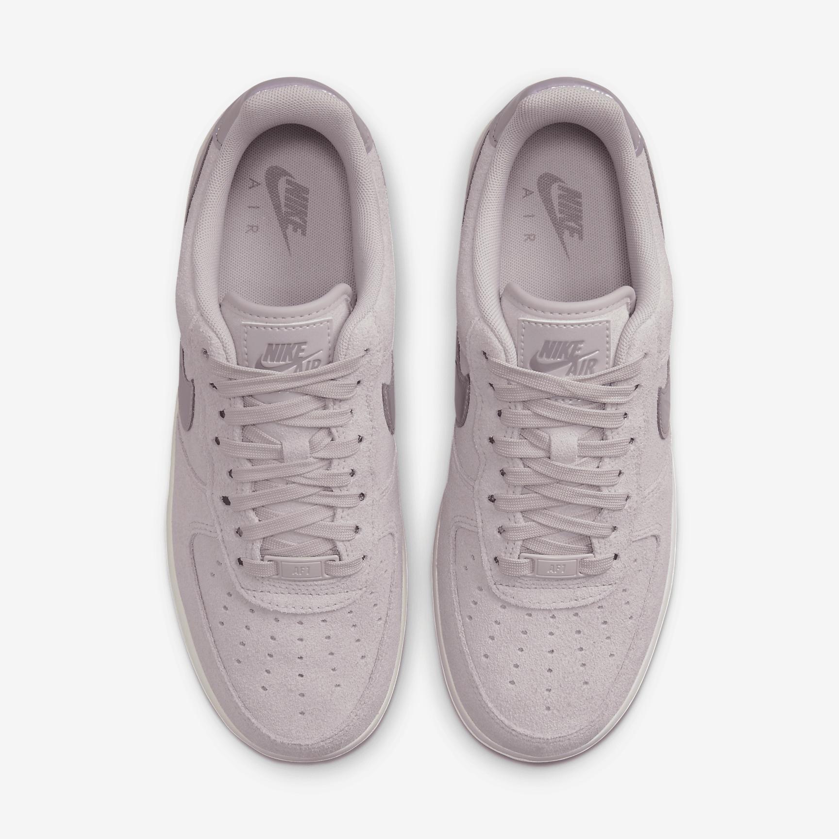 Nike Women's Air Force 1 '0 SE Shoes Product Image