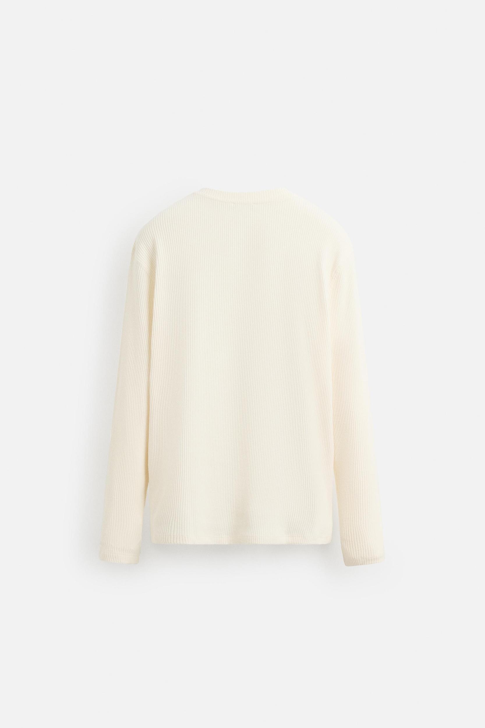 RIBBED TEXTURED T-SHIRT Product Image
