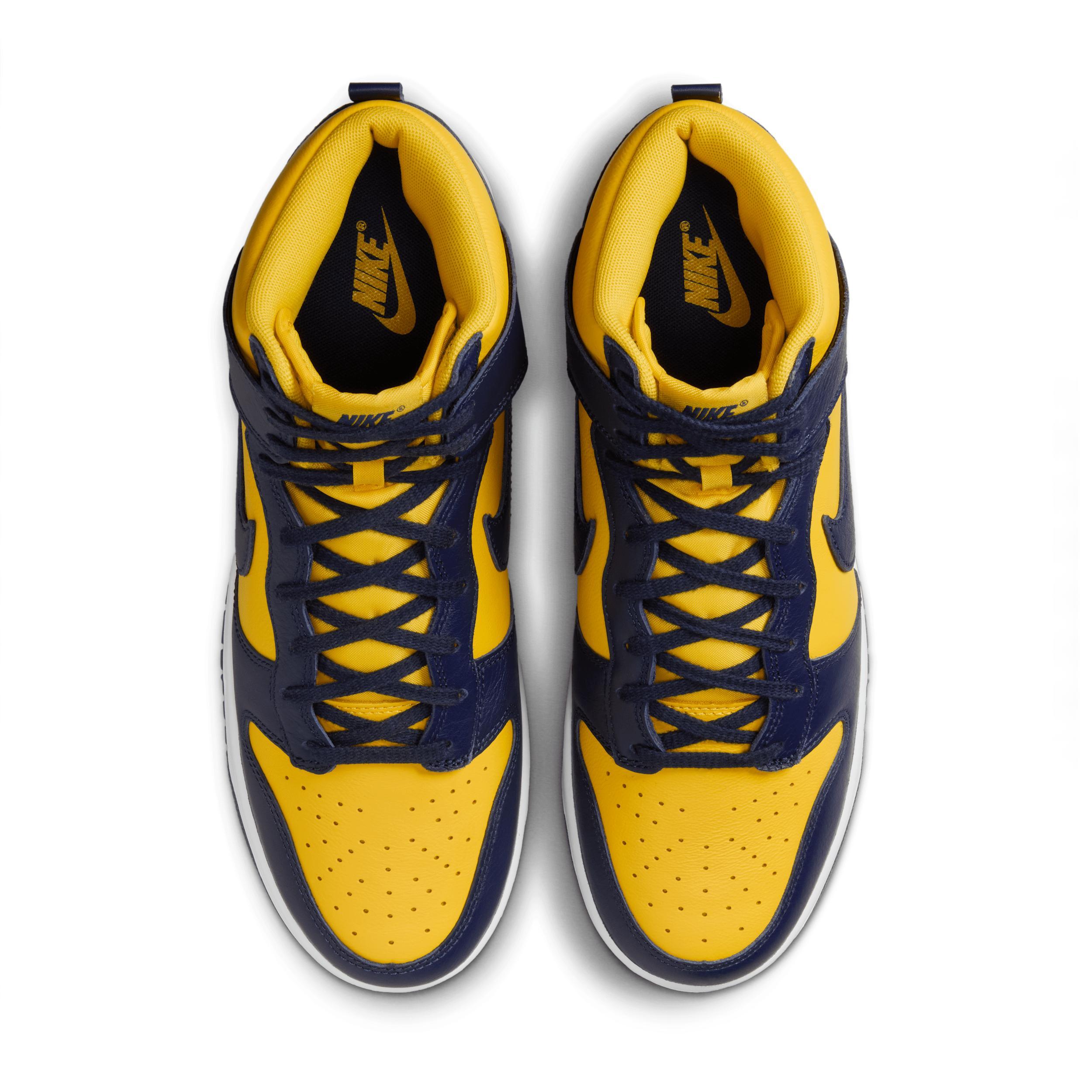 Nike Men's Dunk High Retro SE Shoes Product Image