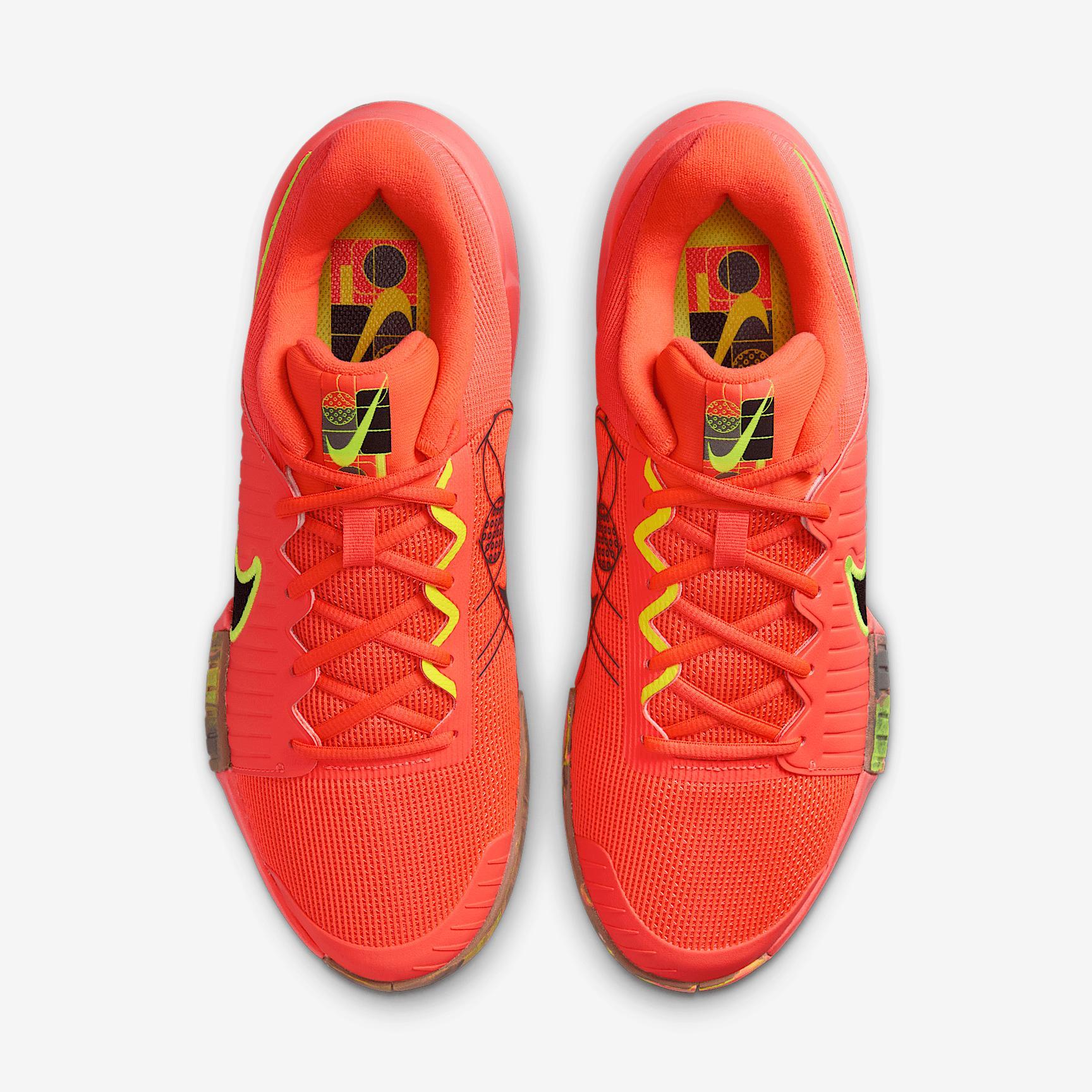 Nike Men's Zoom Challenge Pickleball Shoes Product Image