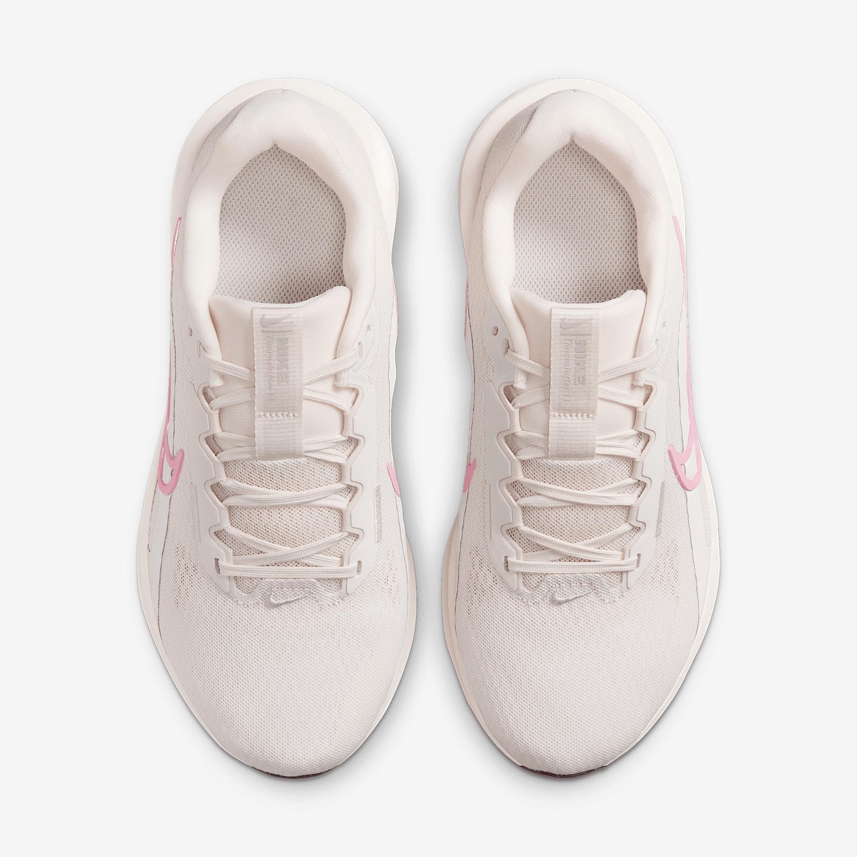 Nike Downshifter 13 Women's Road Running Shoes (Extra Wide) Product Image