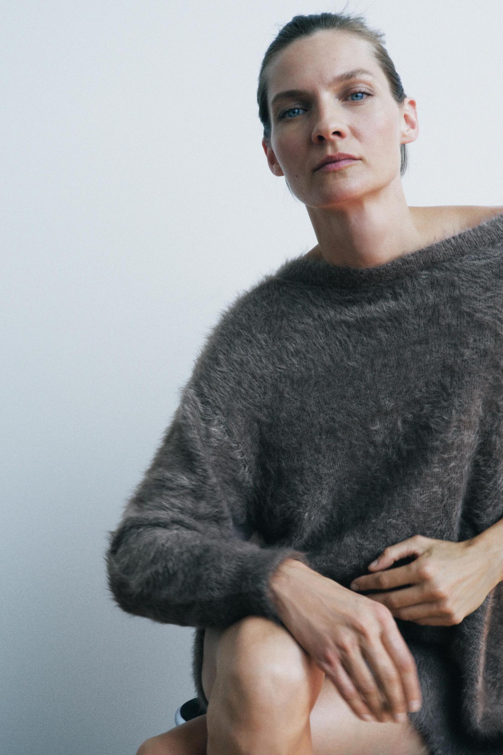 FAUX FUR KNIT SWEATER Product Image