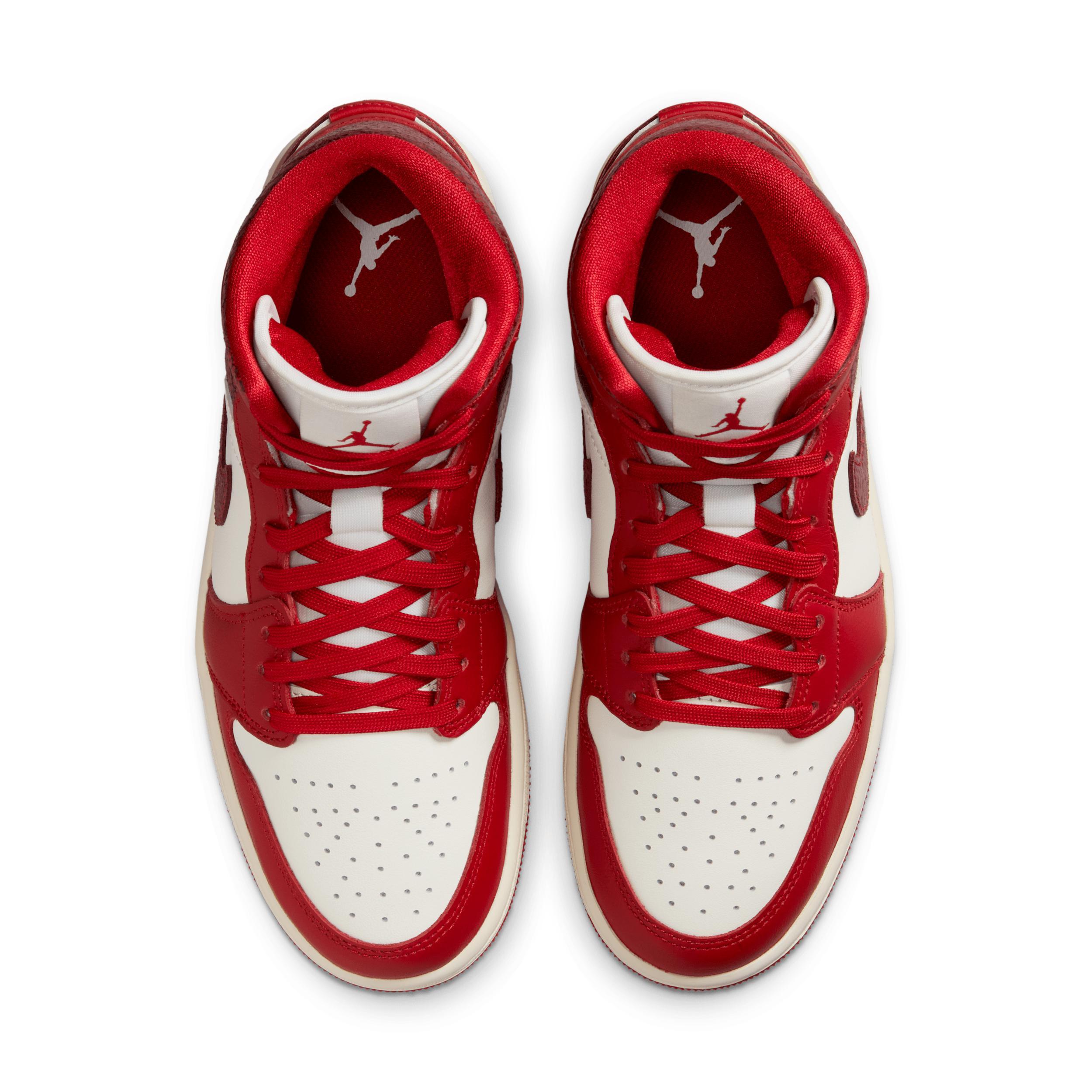 Air Jordan 1 Mid SE Women's Shoes Product Image