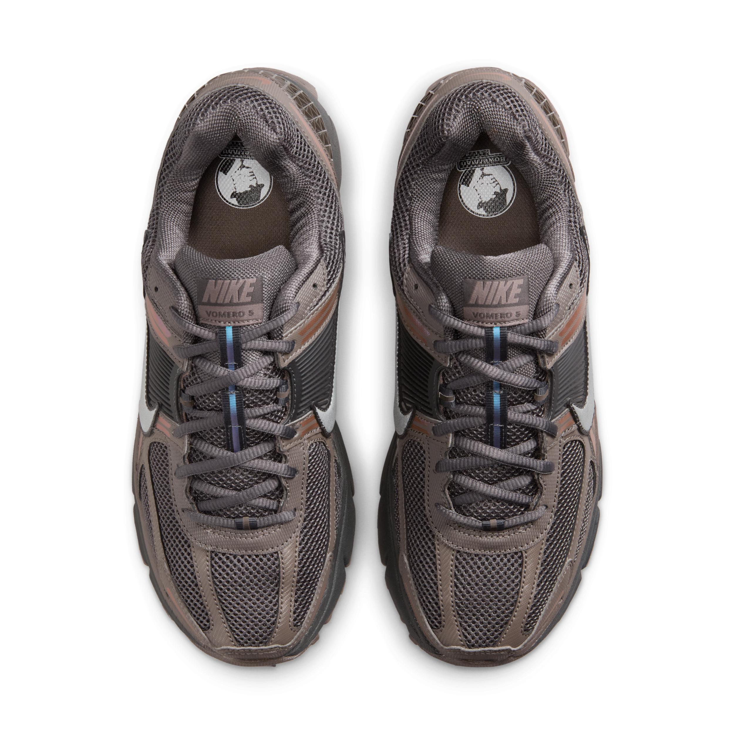 Nike Mens Zoom Vomero 5 Casual Shoes Product Image