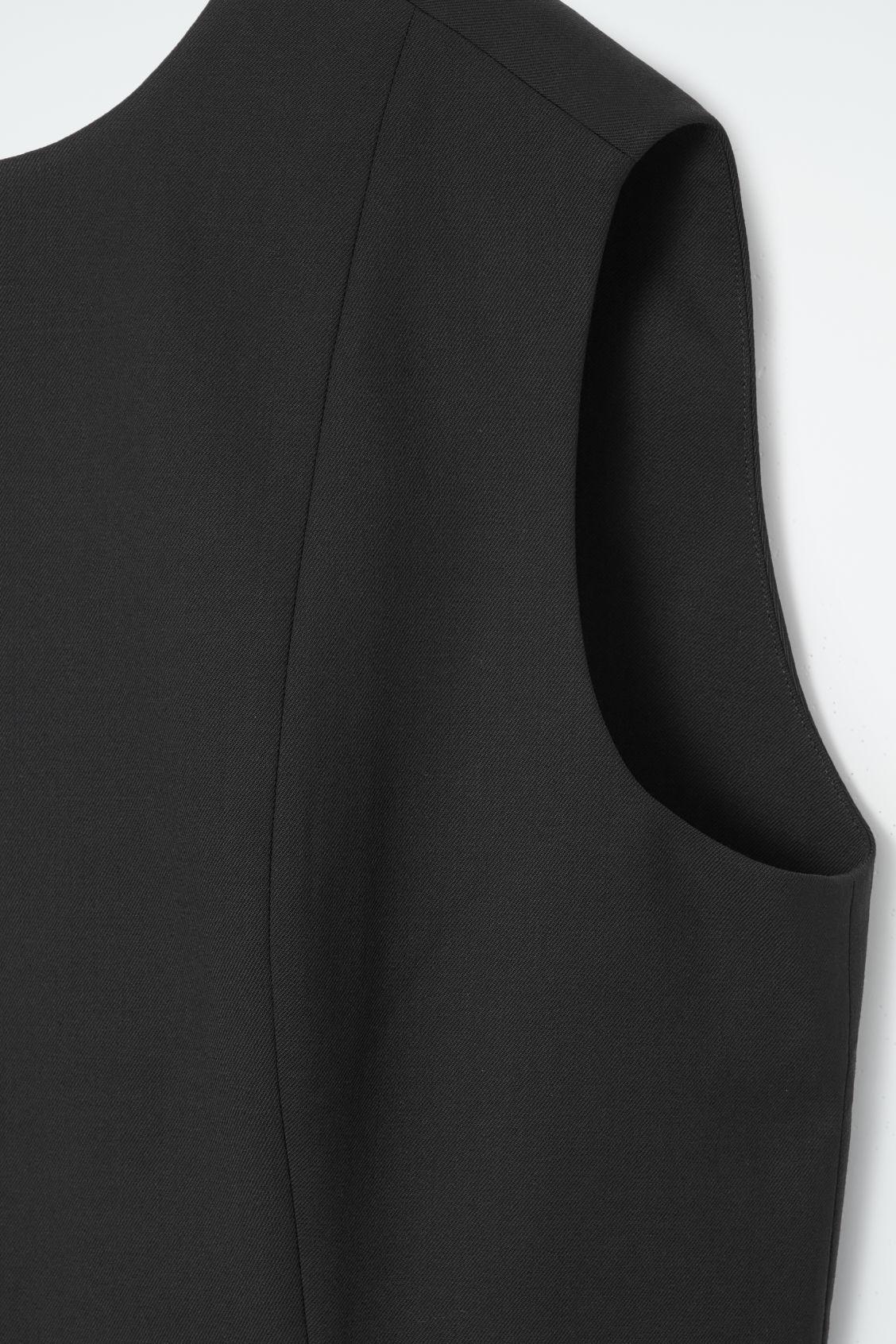 THE SLEEVELESS TAILORED WOOL DRESS Product Image