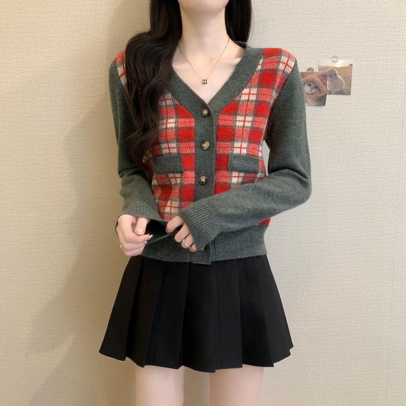 V-Neck Plaid Contrast Trim Button-Up Crop Cardigan Product Image