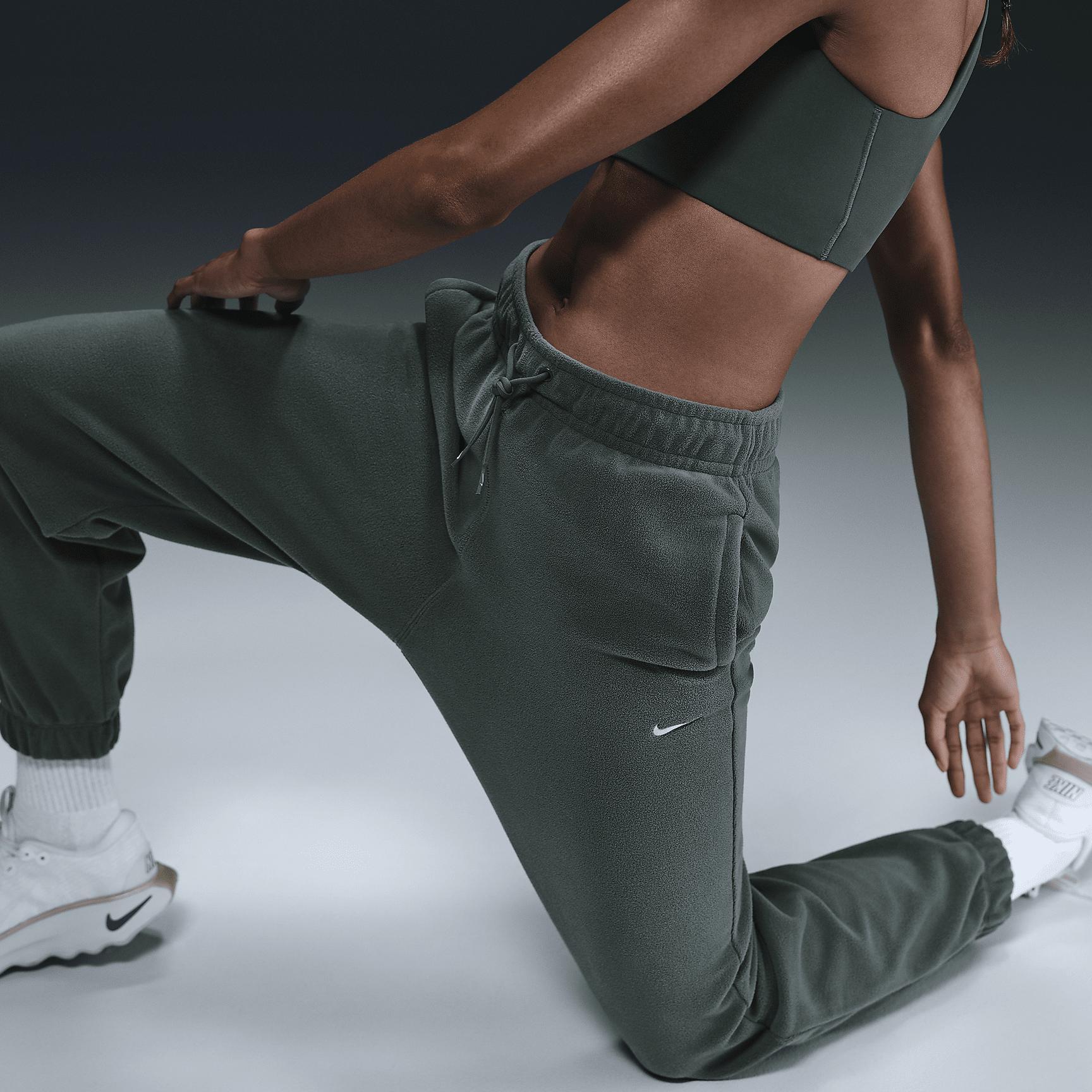 Nike Therma-FIT One Women's Loose Fleece Pants Product Image