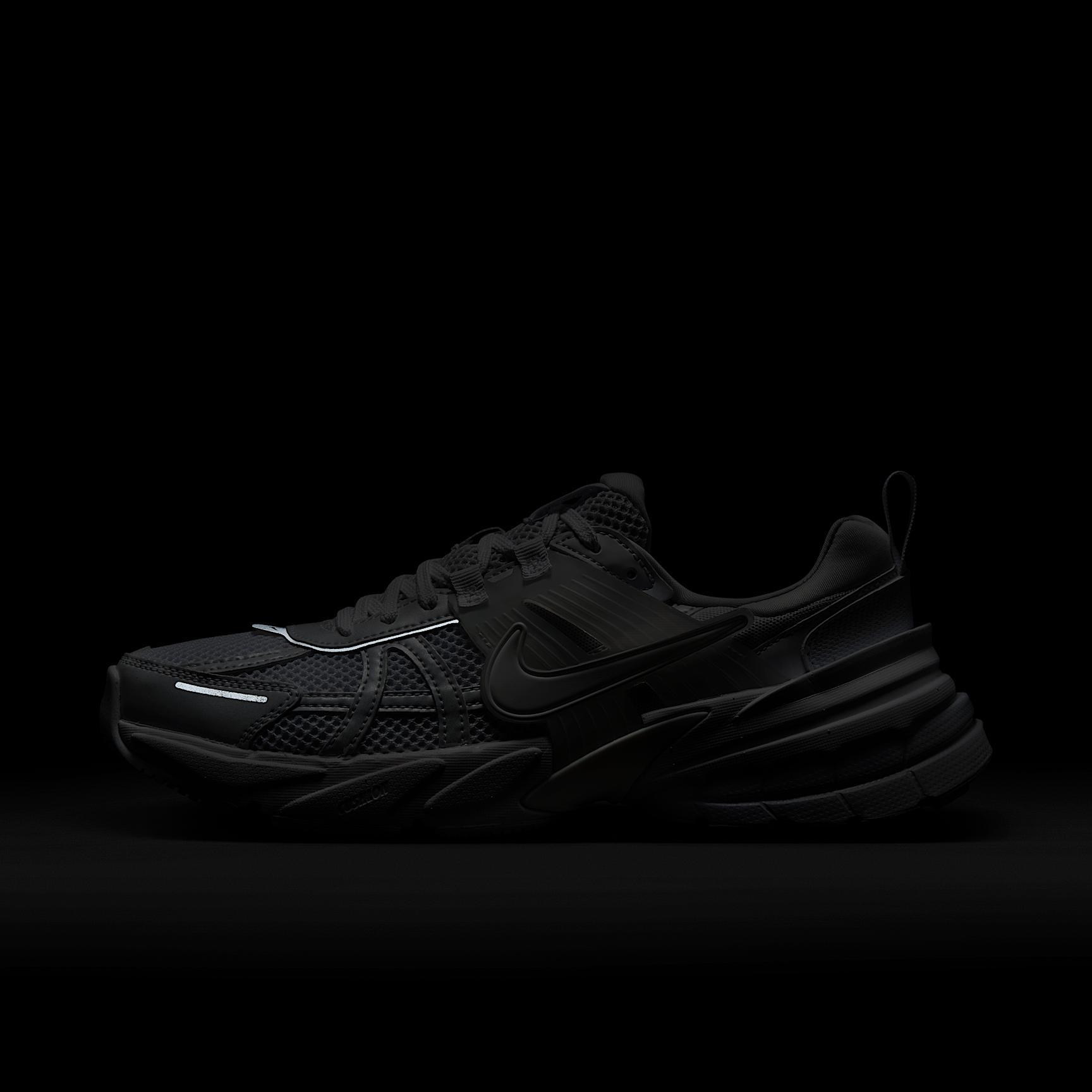 Nike Women's V2K Run Shoes Product Image