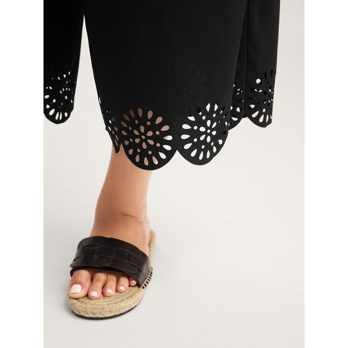 Plus Size Scalloped Hem Laser Cut Wide-Leg Pants Women Black Casual Wide Leg Mid Rise Everyday-Casual Pants BloomChic 22-24/3X Product Image