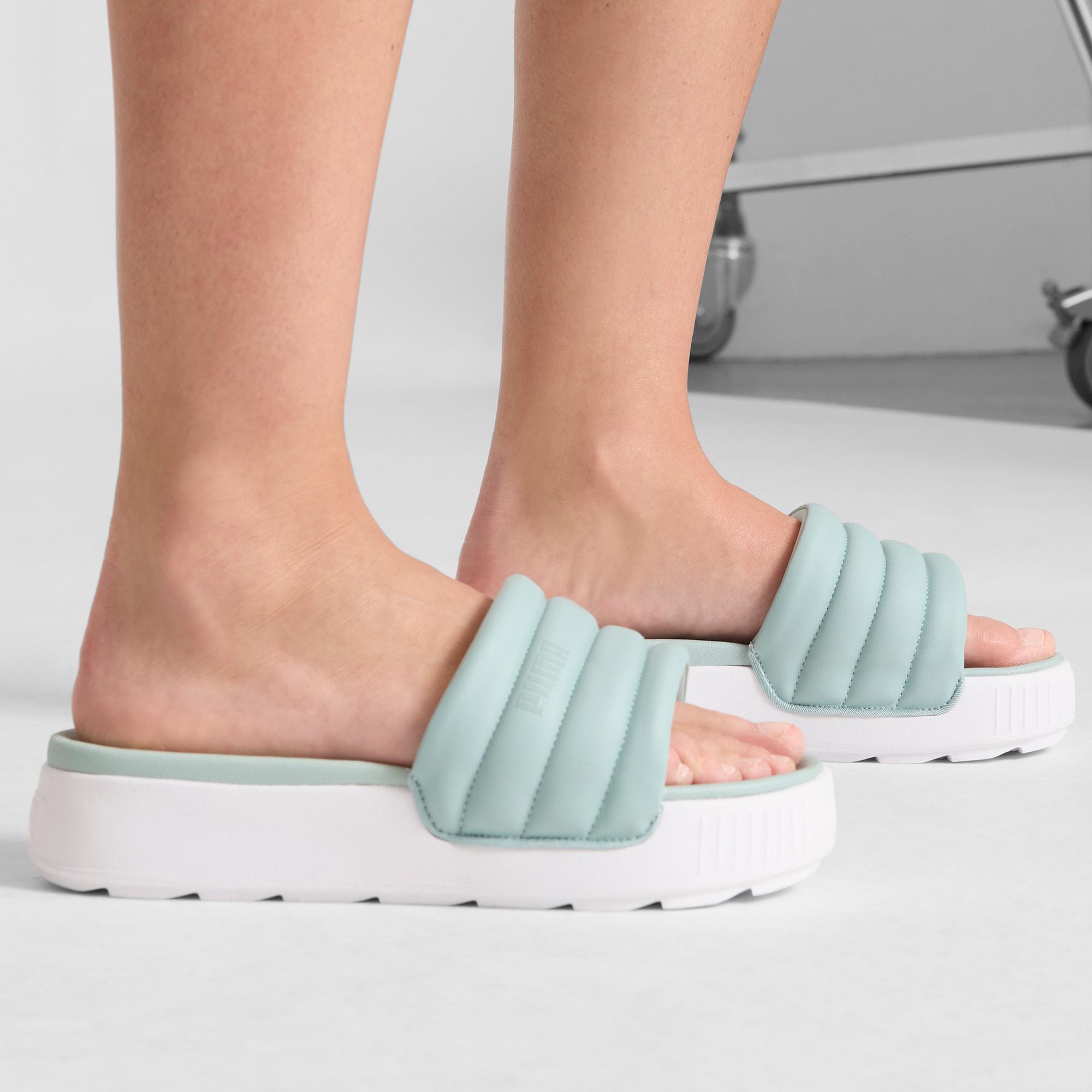 Karmen Puffy Women's Slides Product Image