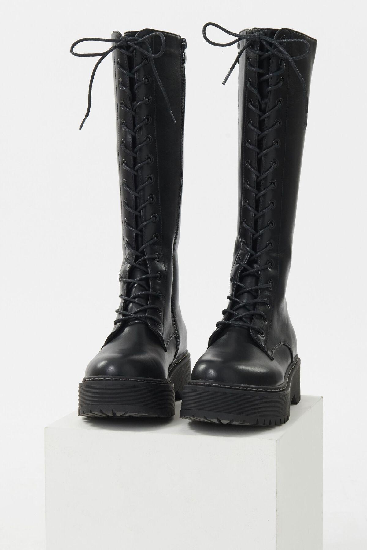 STEVE MADDEN  Bonnie Boots  Product Image