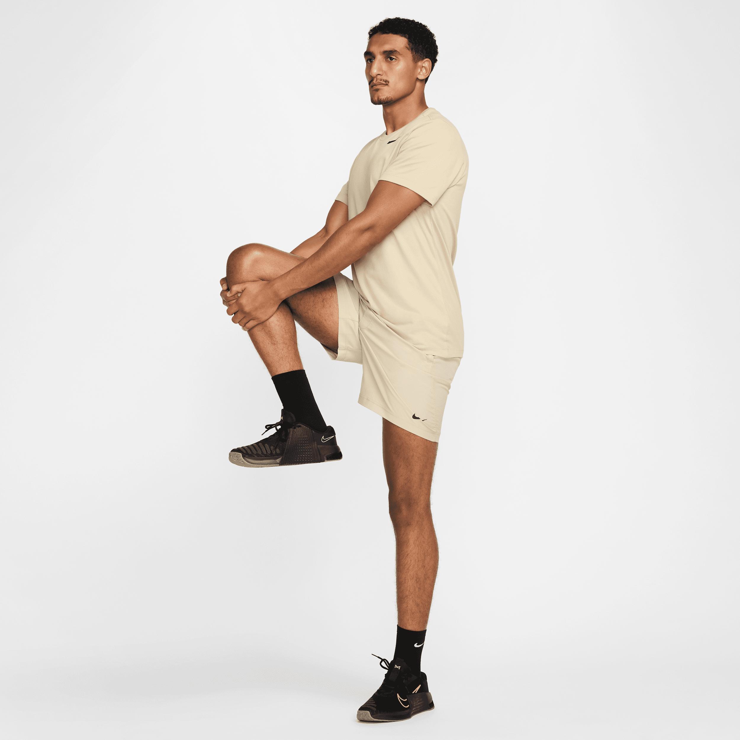Nike Men's Form Dri-FIT 7" Unlined Versatile Shorts Product Image