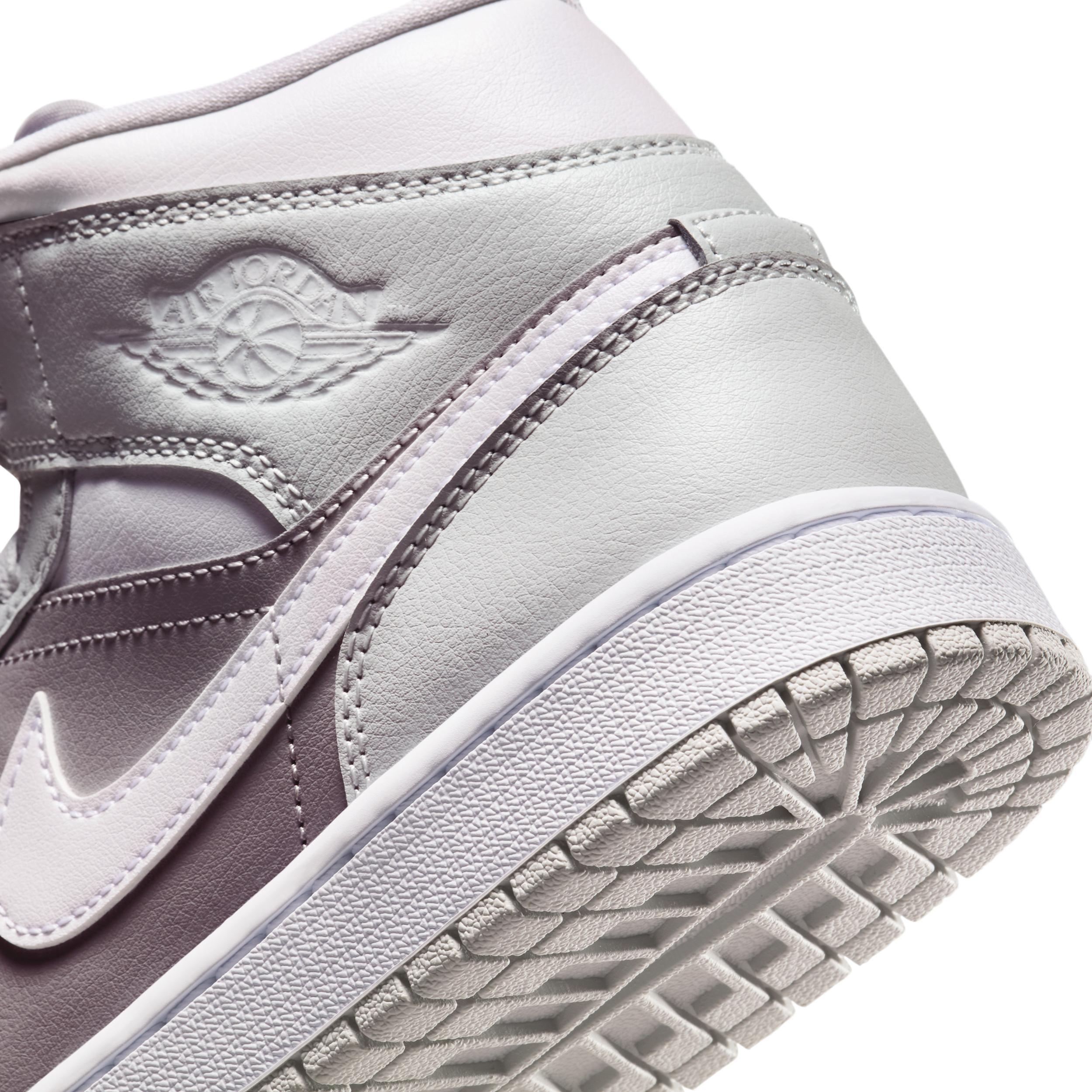 Women's Air Jordan 1 Mid Shoes Product Image