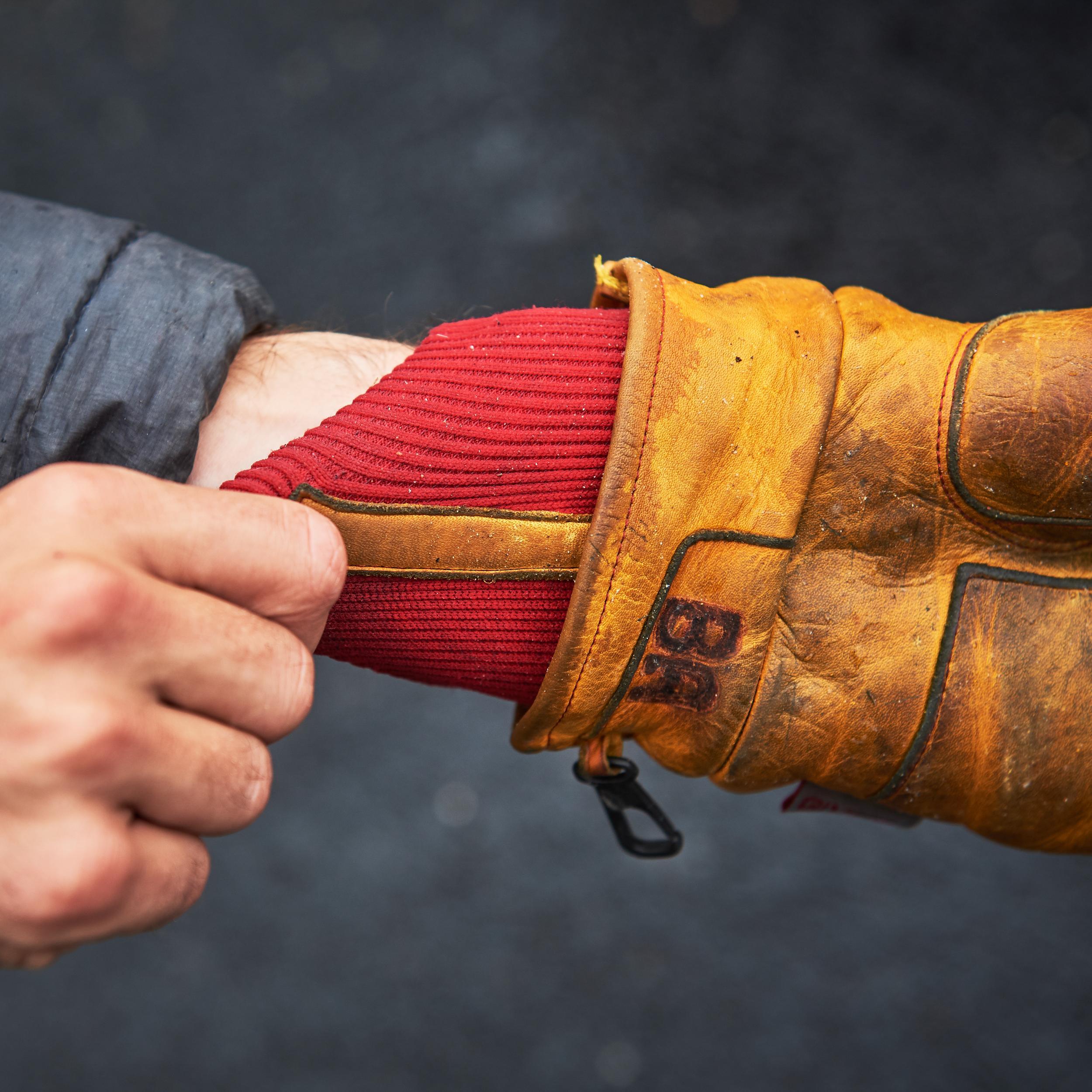 Frontier Waxed Mittens Product Image