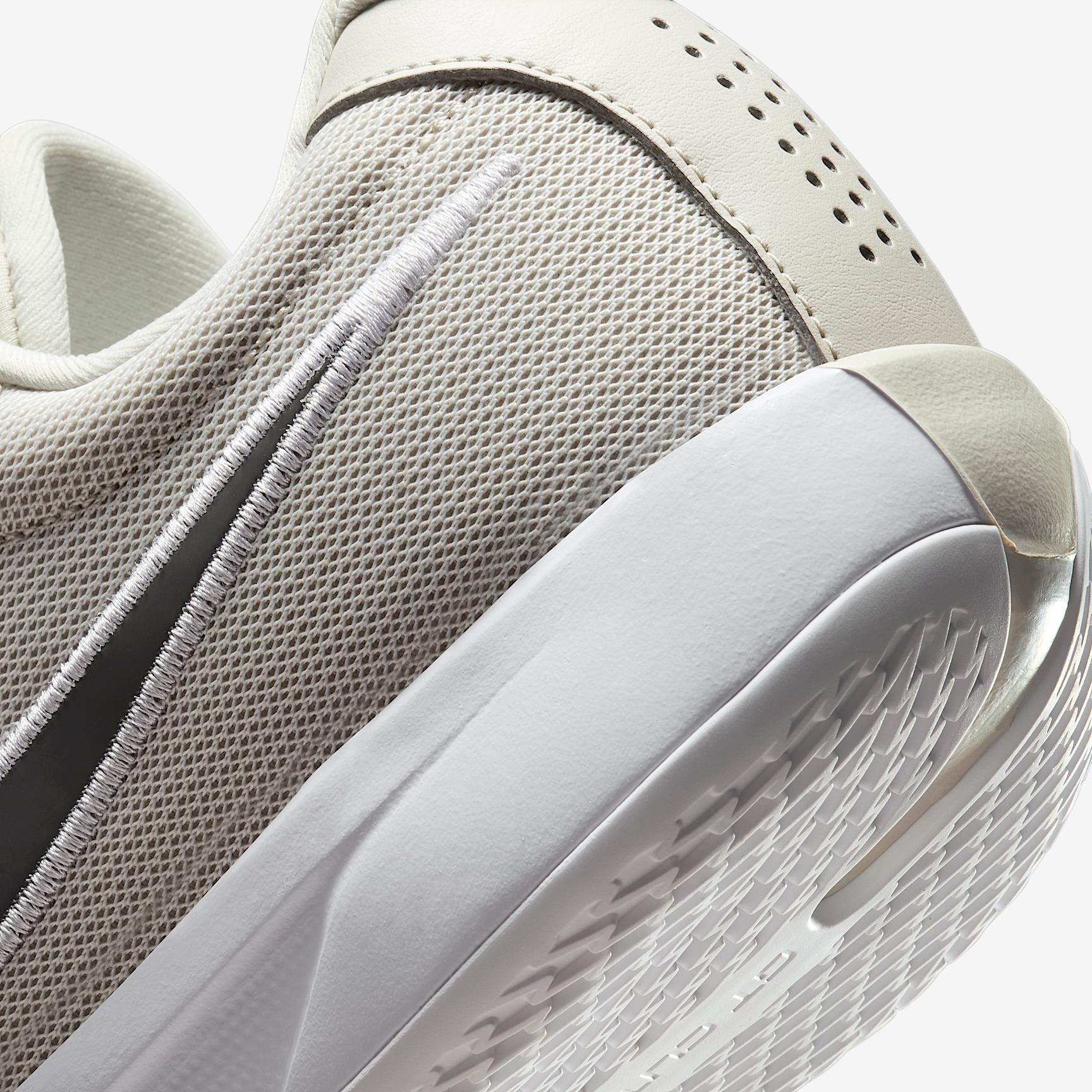 Nike Men's G.T. Cut Academy Basketball Shoes Product Image