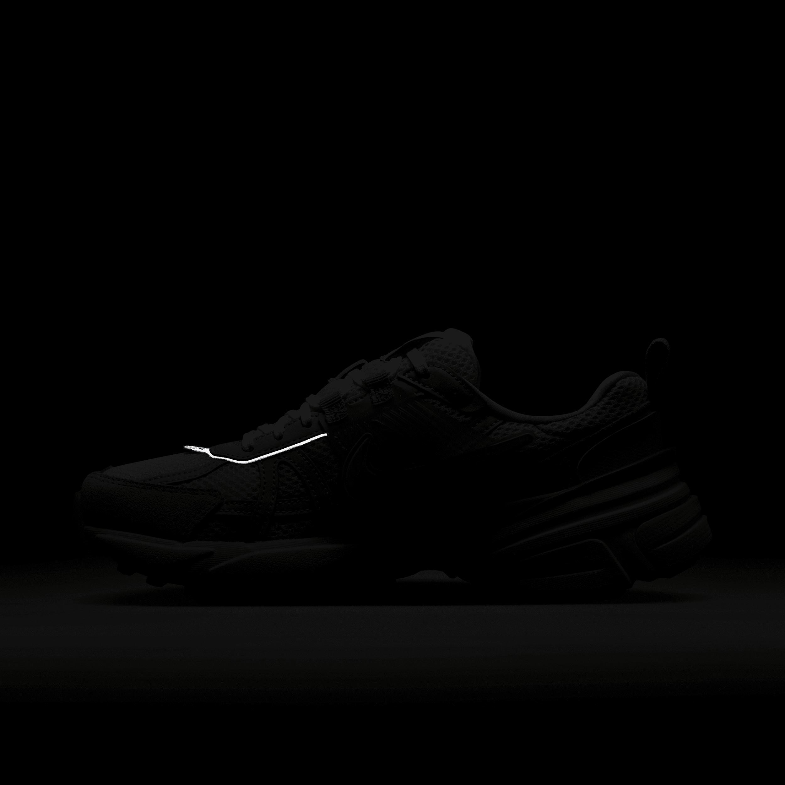 Nike Women's V2K Run Shoes Product Image