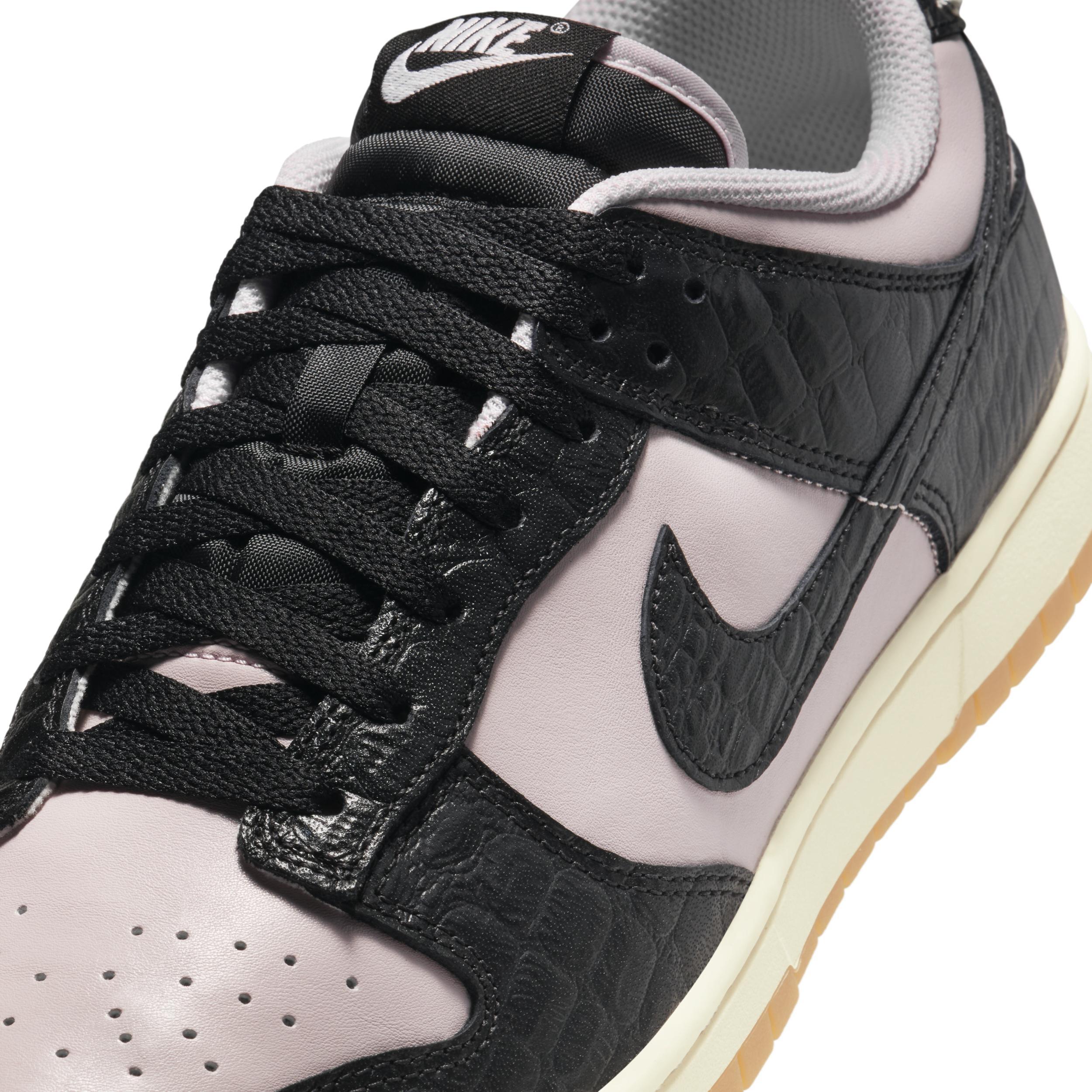 Nike Men's Dunk Low Retro Shoes Product Image