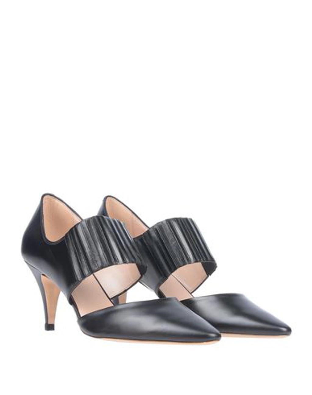 TOD'S Pumps In Black Product Image