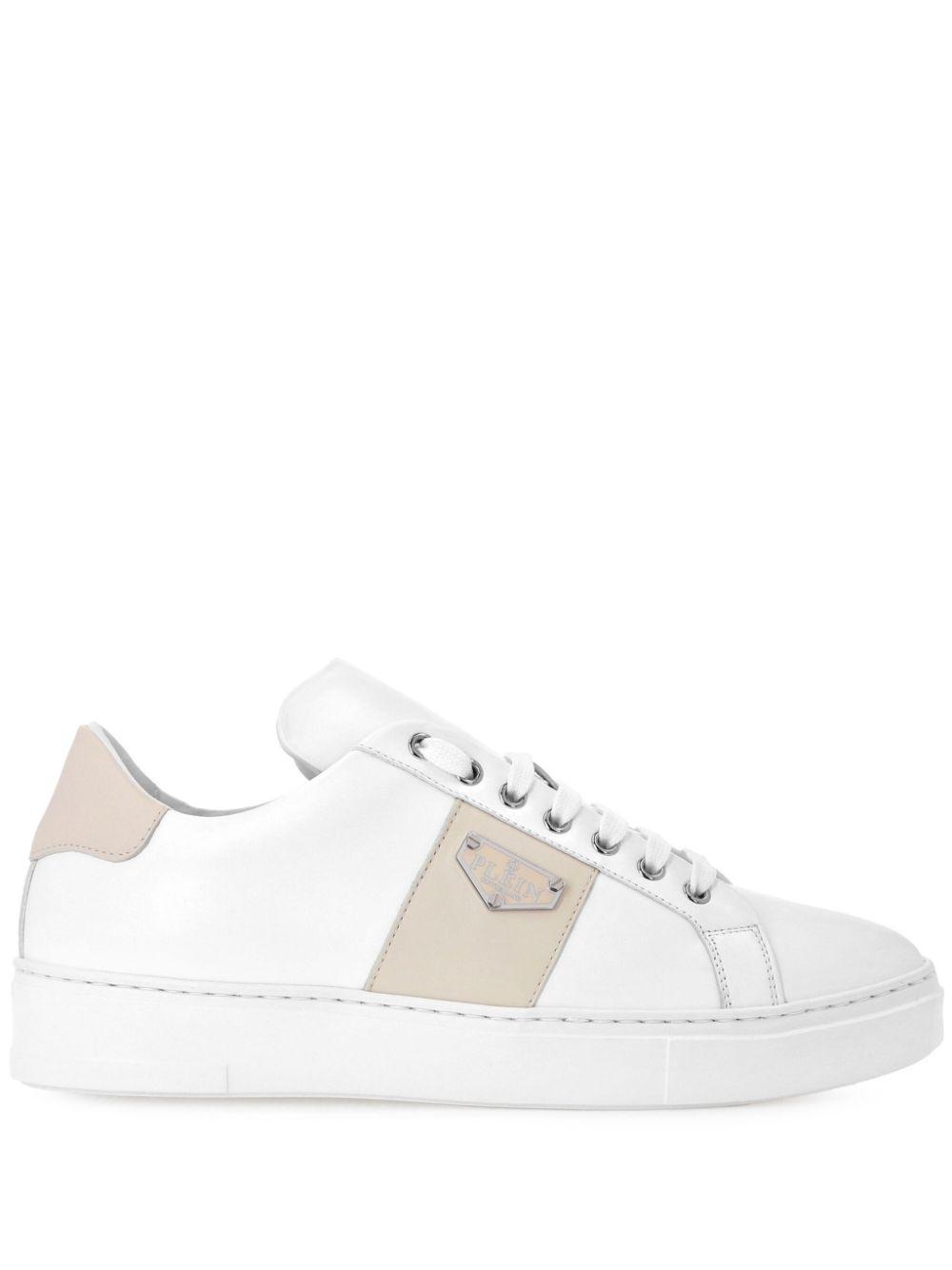 logo-plaque leather sneakers Product Image