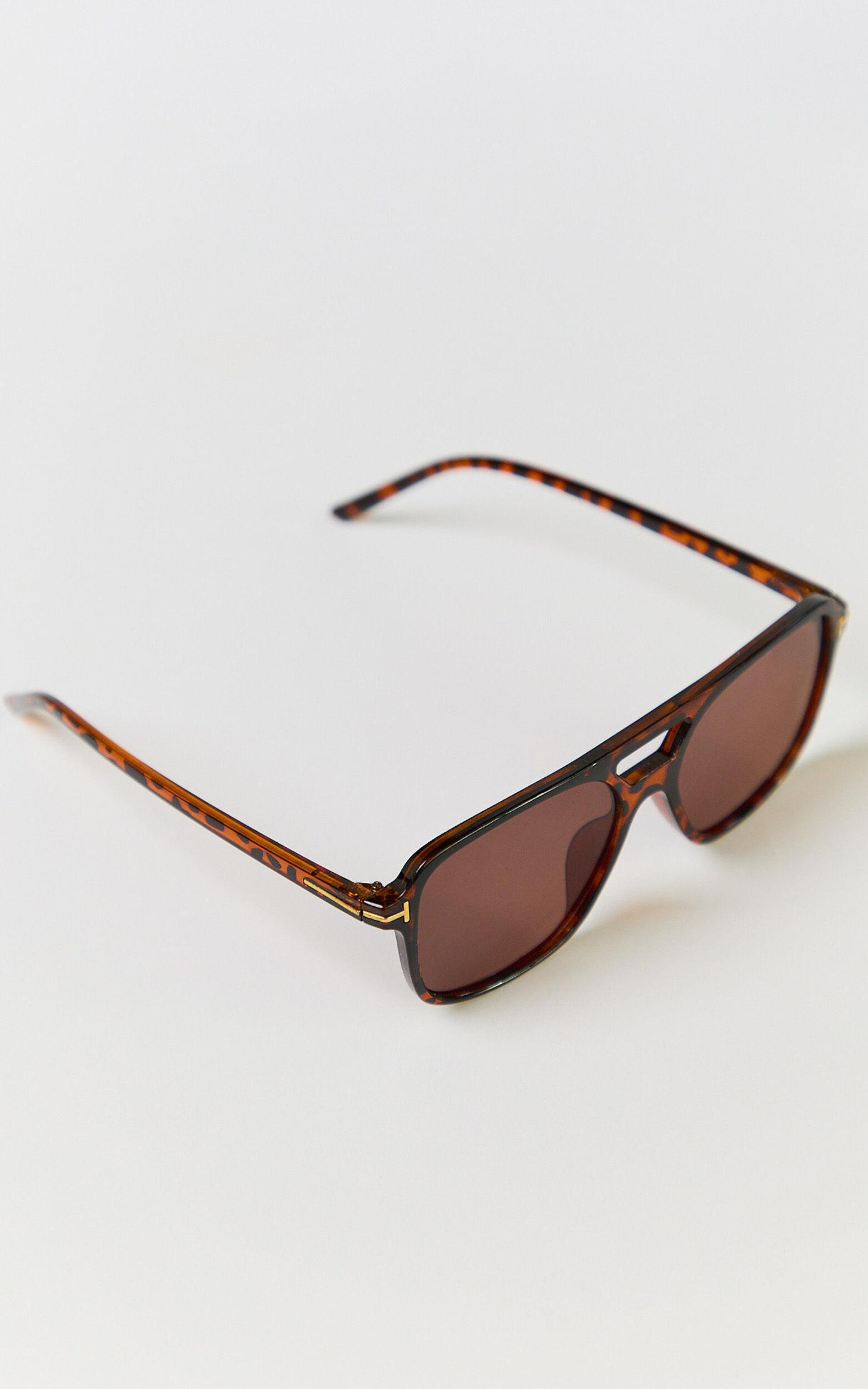 Vera Sunglasses - Square Sunglasses in Torte Product Image