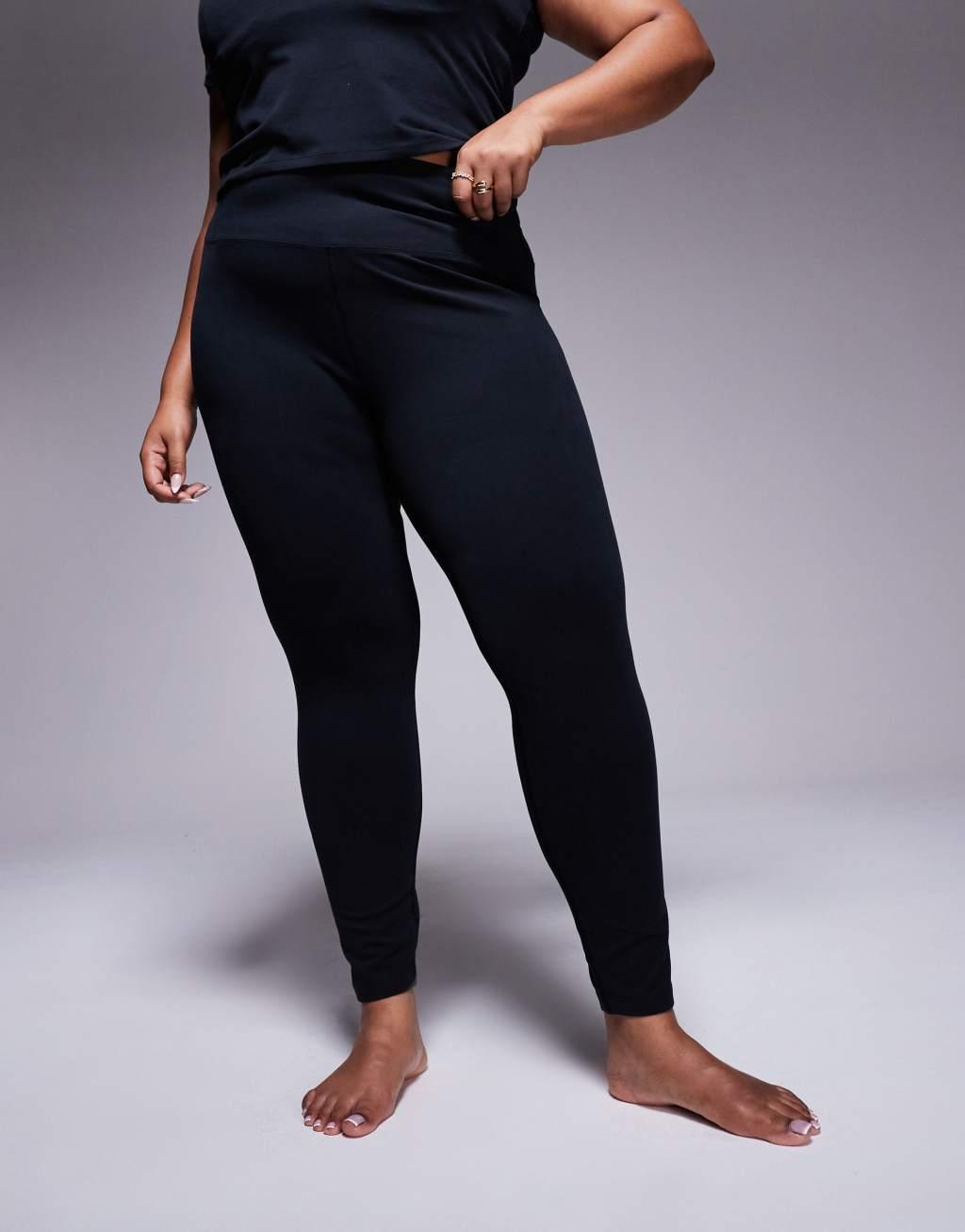 4505 Icon Curve soft touch yoga leggings in black   Product Image