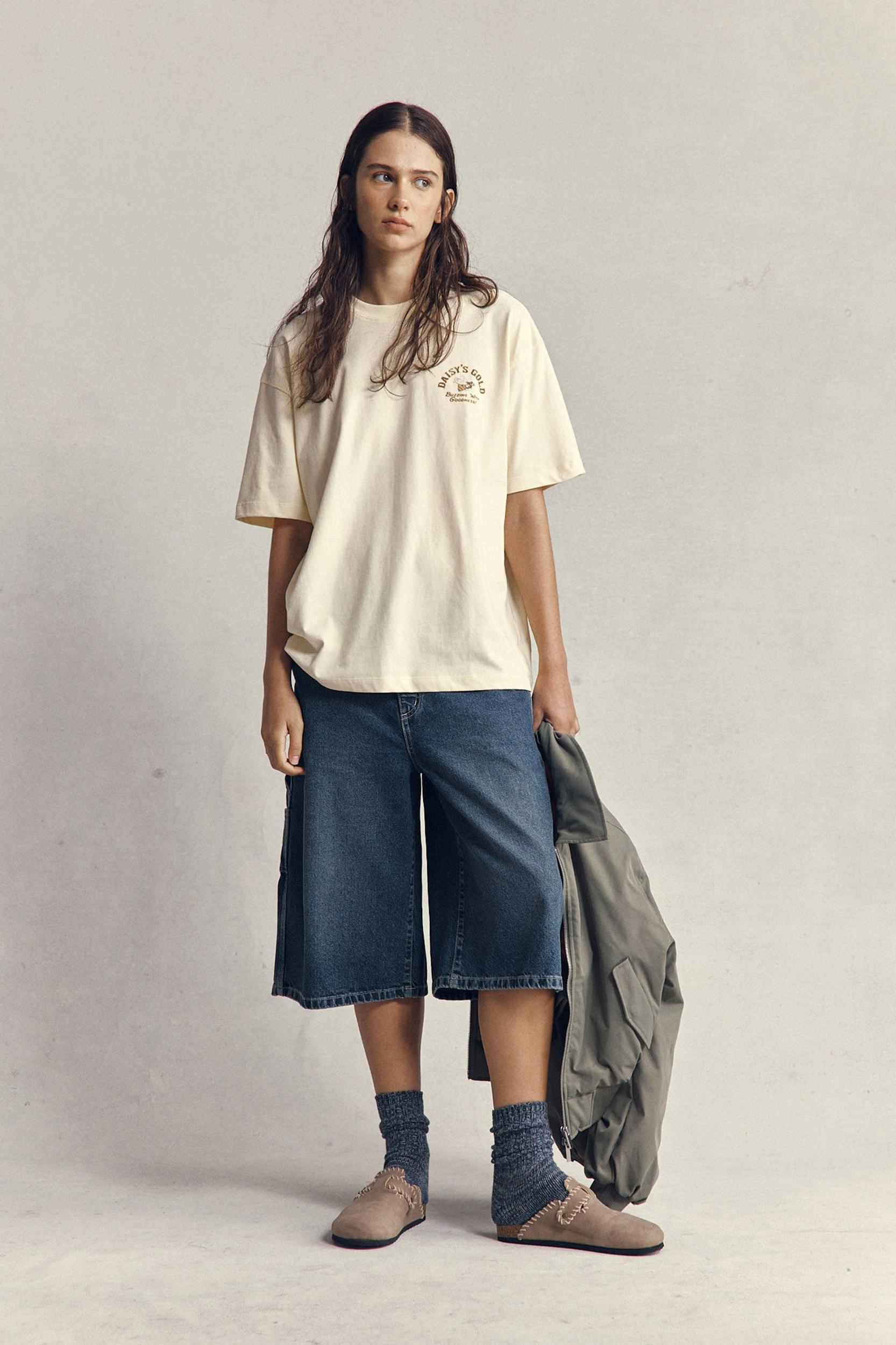The Boxy Graphic Tee Product Image