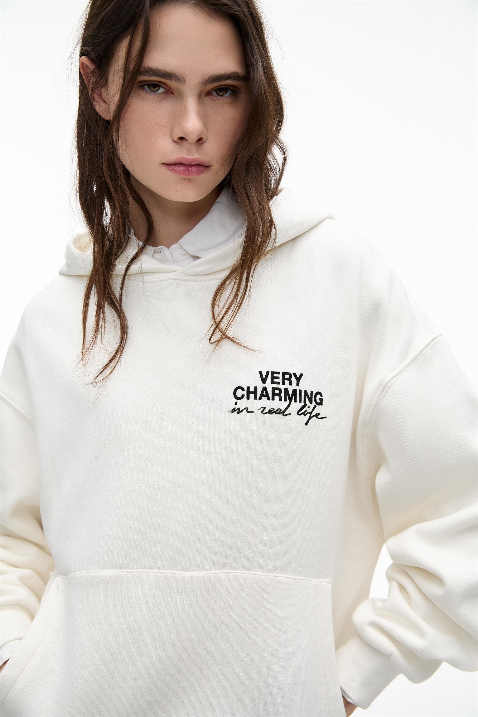 Hoodie with heart keyring Product Image