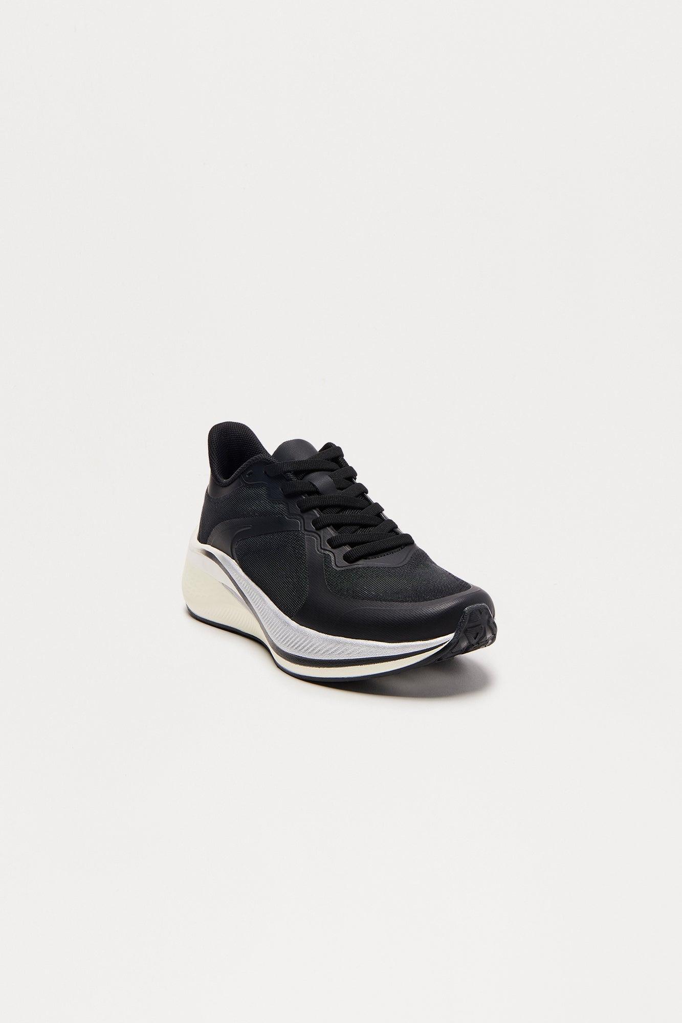 Momentum Knit Low Top Sneakers - Black Product Image