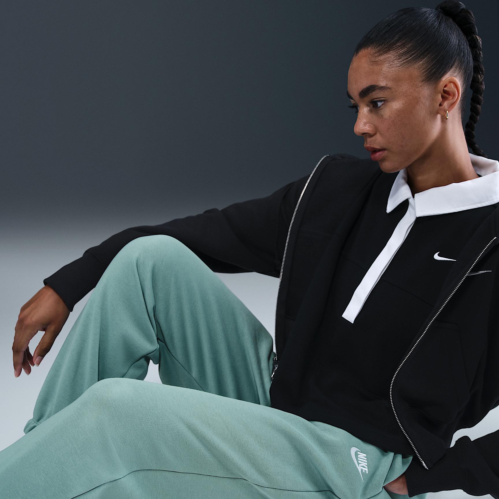 Women's Nike Sportswear Club Fleece Mid-Rise Oversized Sweatpants Product Image