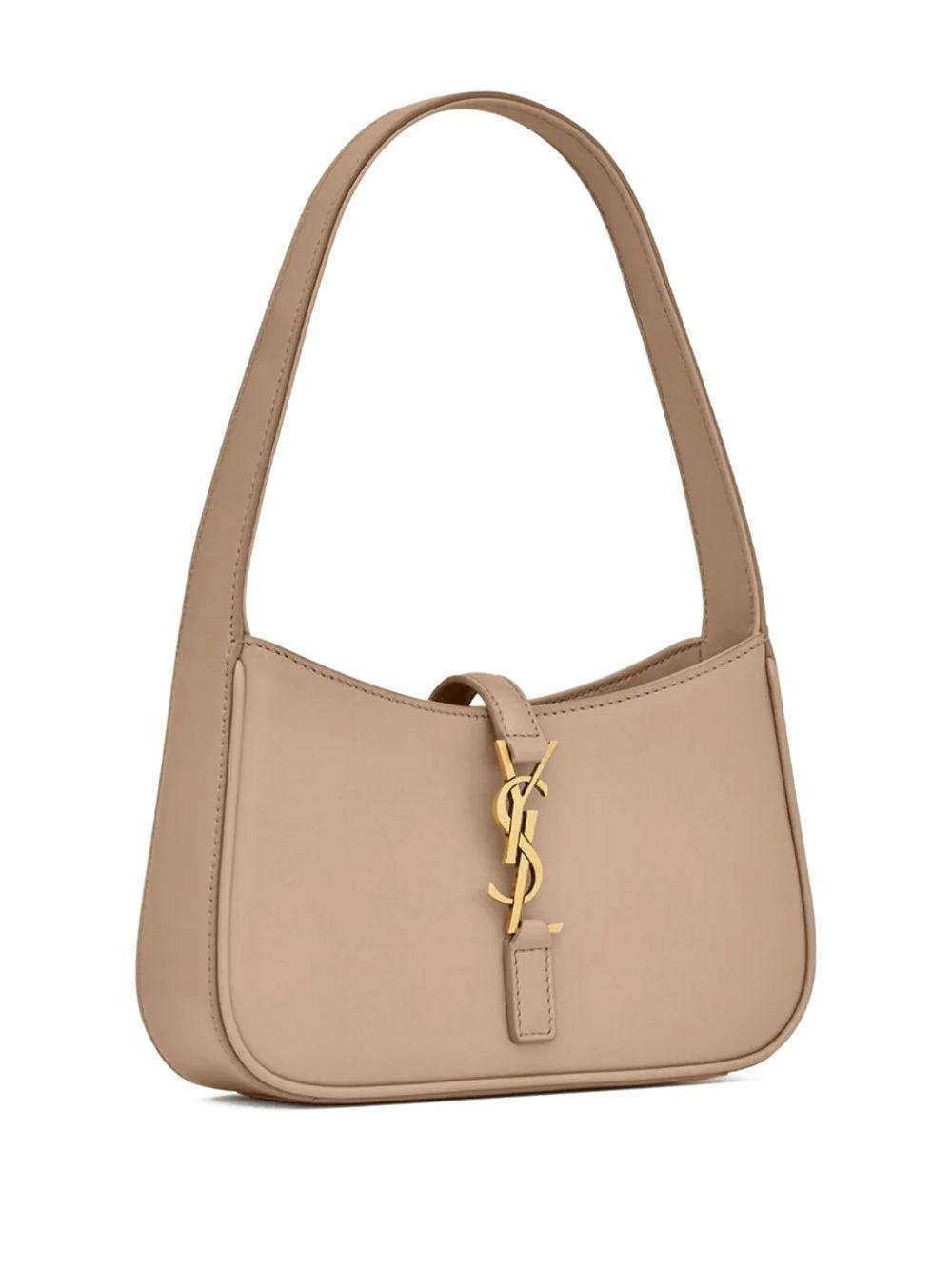 Le 5 à 7 shoulder bag Product Image