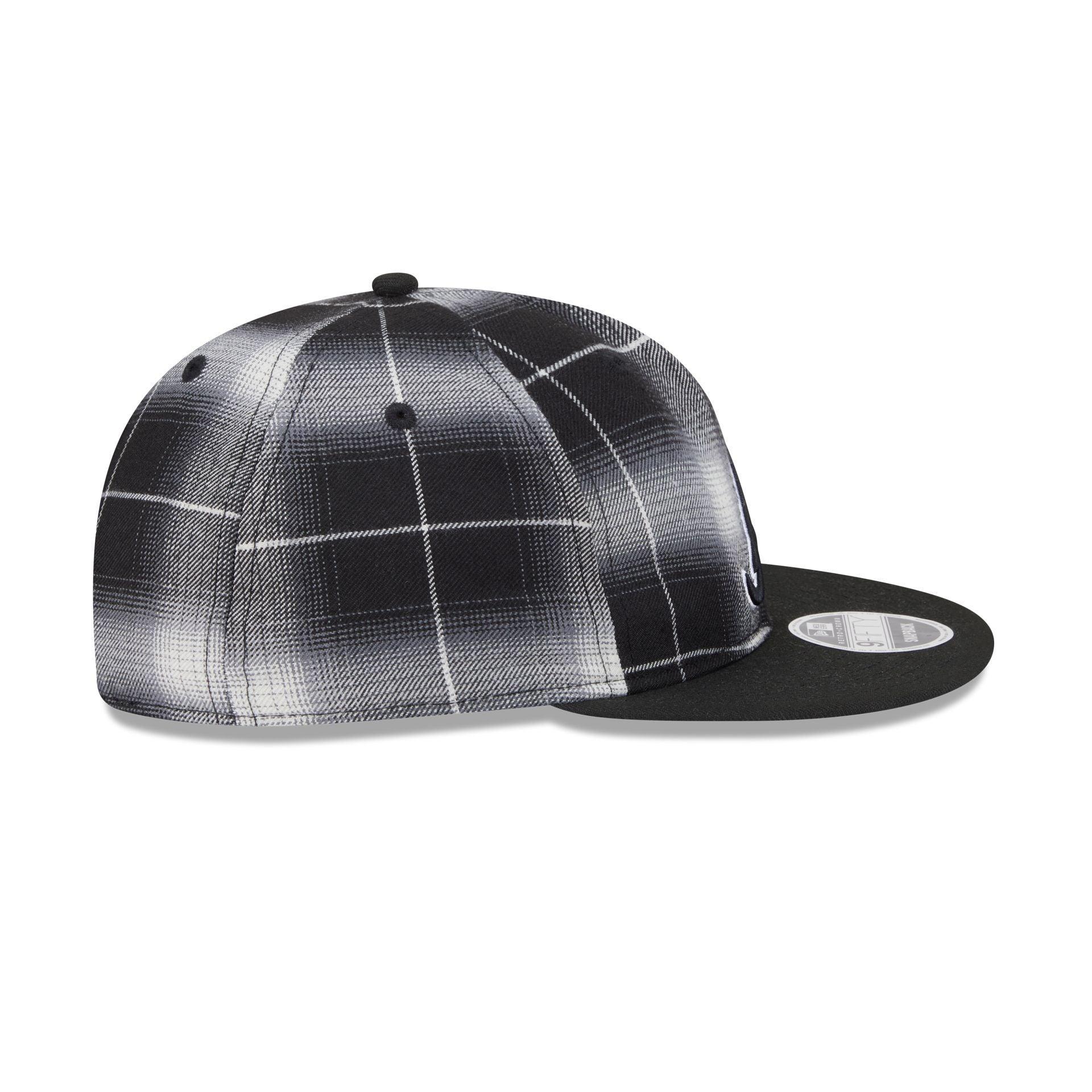 Atlanta Braves Black and White Plaid Retro Crown 9FIFTY Snapback Hat Male Product Image