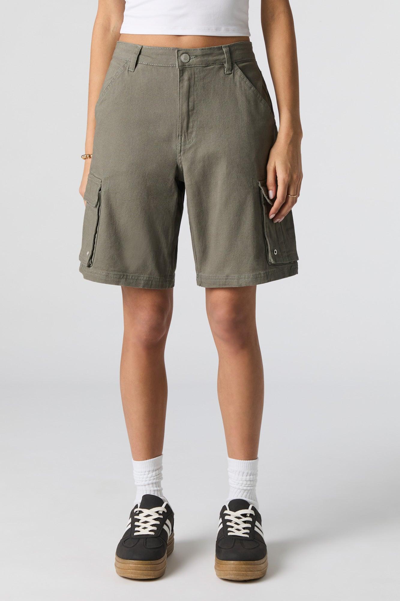 Bermuda Cargo Short Female Product Image