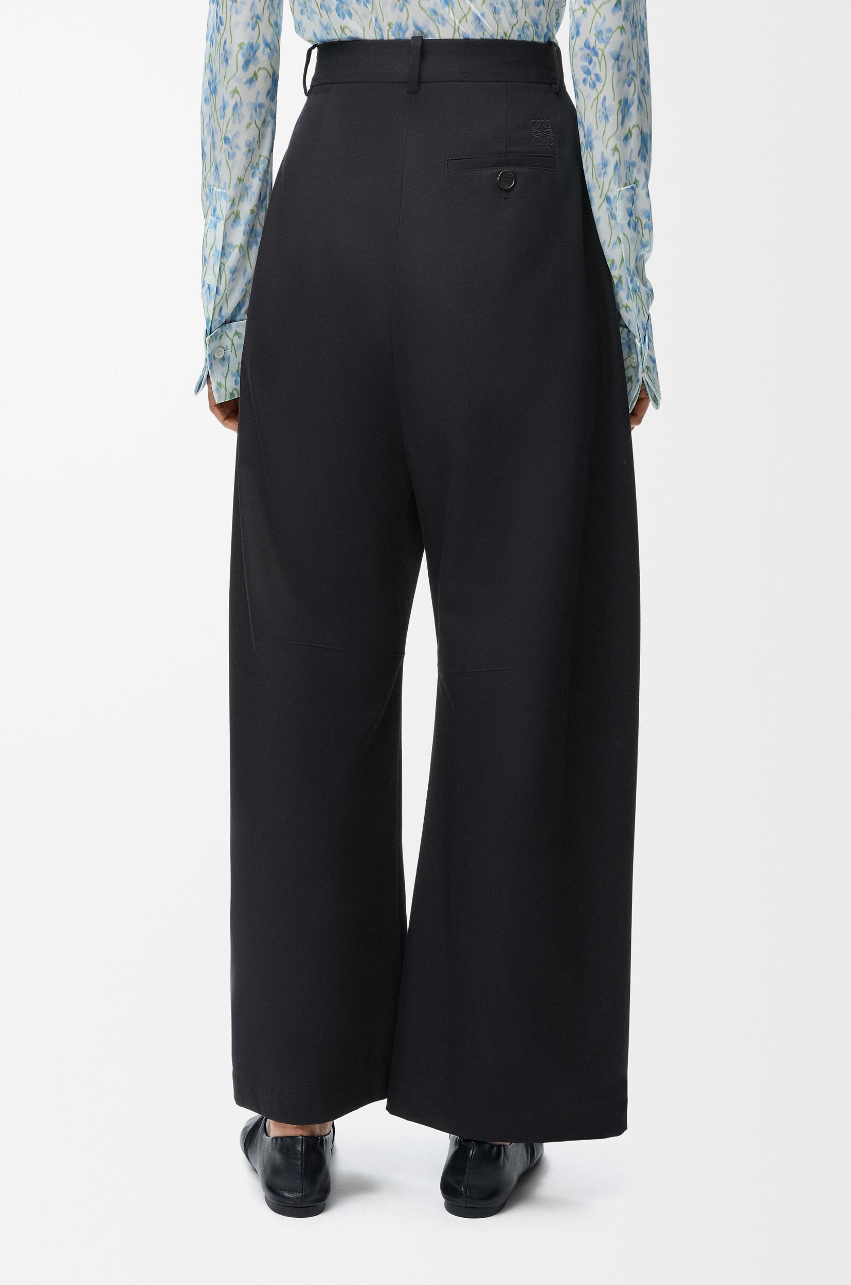 Barrel trousers in cotton and silk Product Image