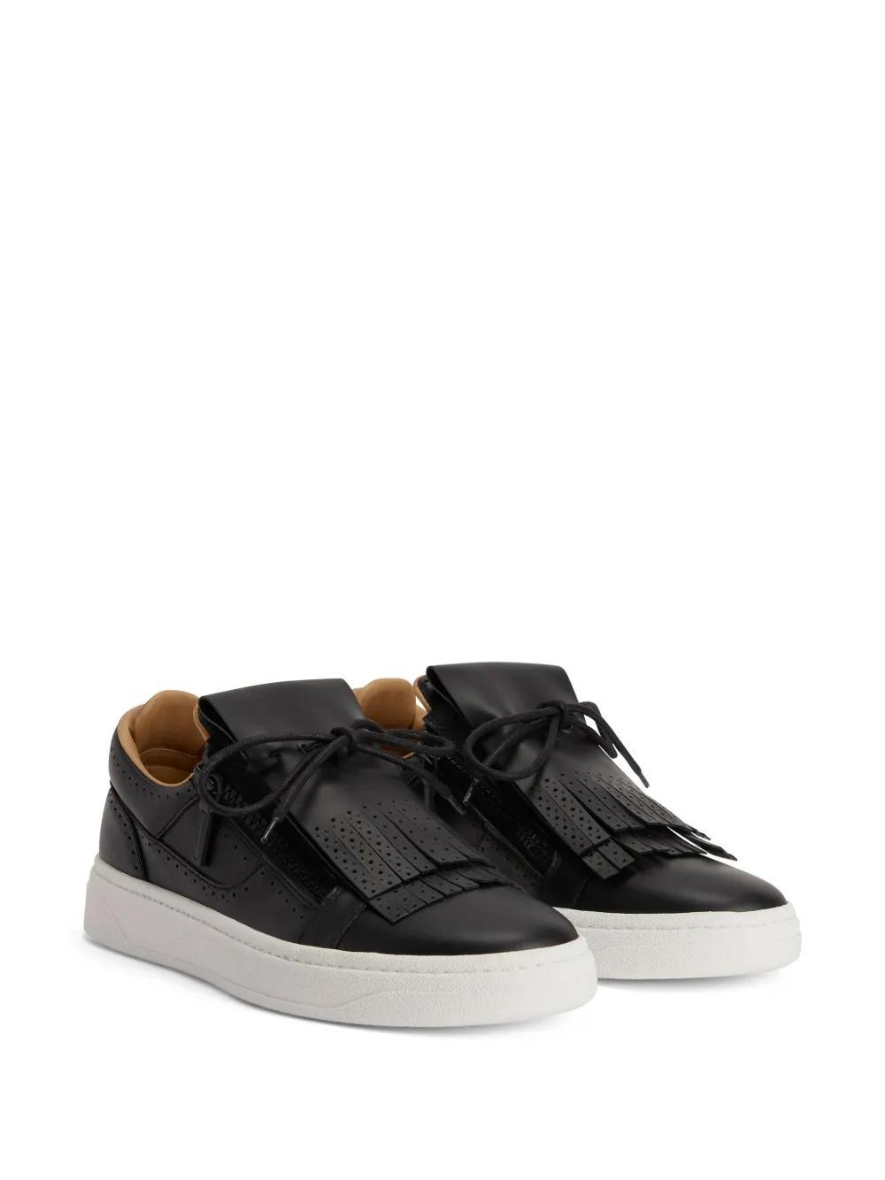 GZ94 low-top leather sneakers Product Image