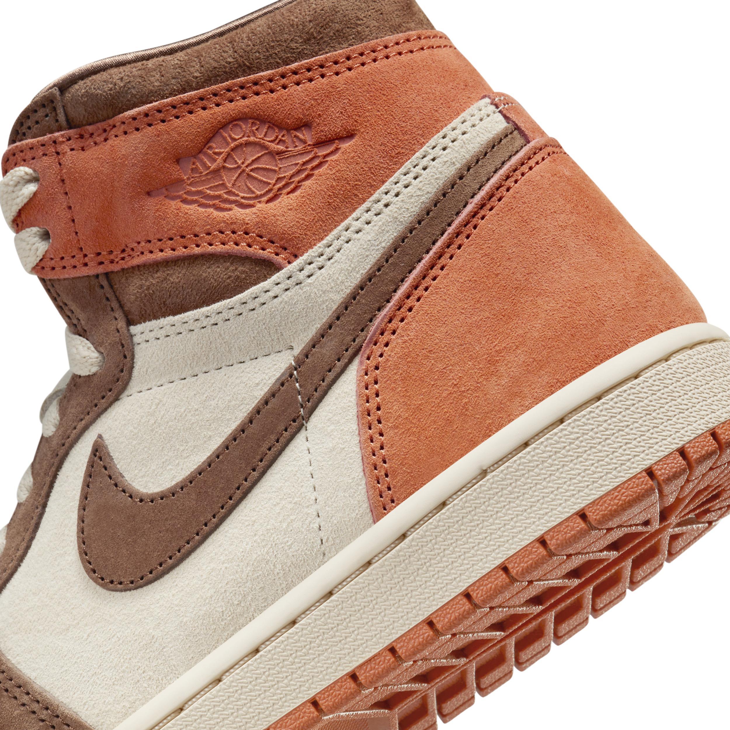 Jordan Womens Jordan Retro 1 High OG - Womens Basketball Shoes Product Image