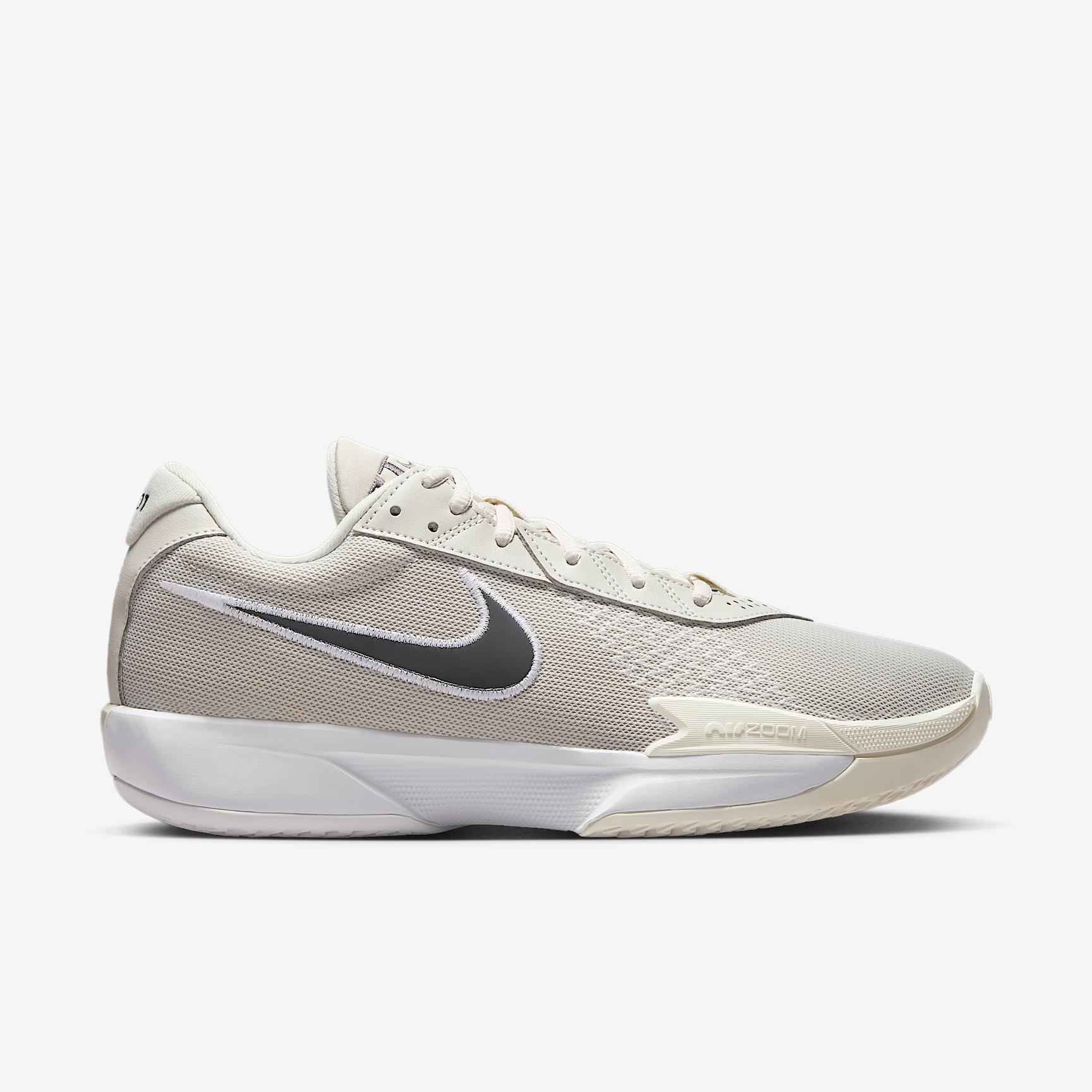 Nike Men's G.T. Cut Academy Basketball Shoes Product Image