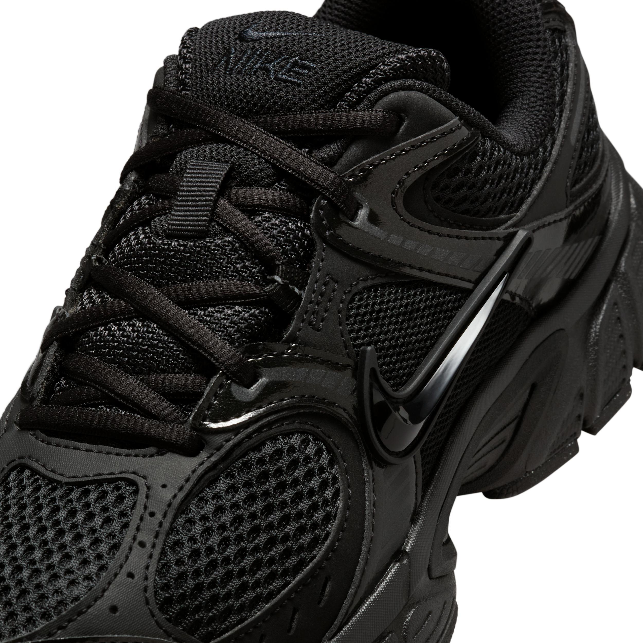 Nike Womens V5 Rnr Sneaker Running Sneakers Product Image