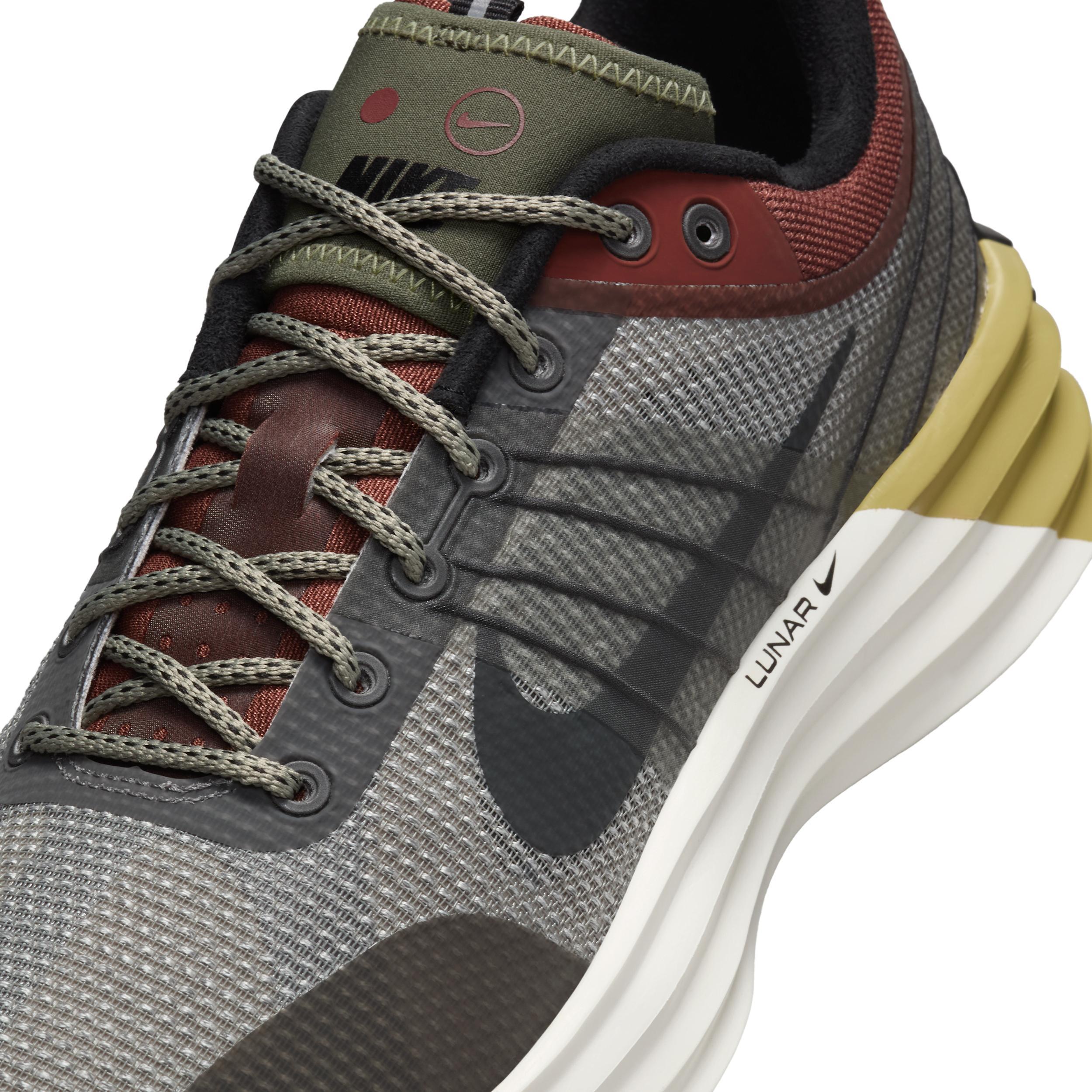 Nike Men's Lunar Roam SE Shoes Product Image