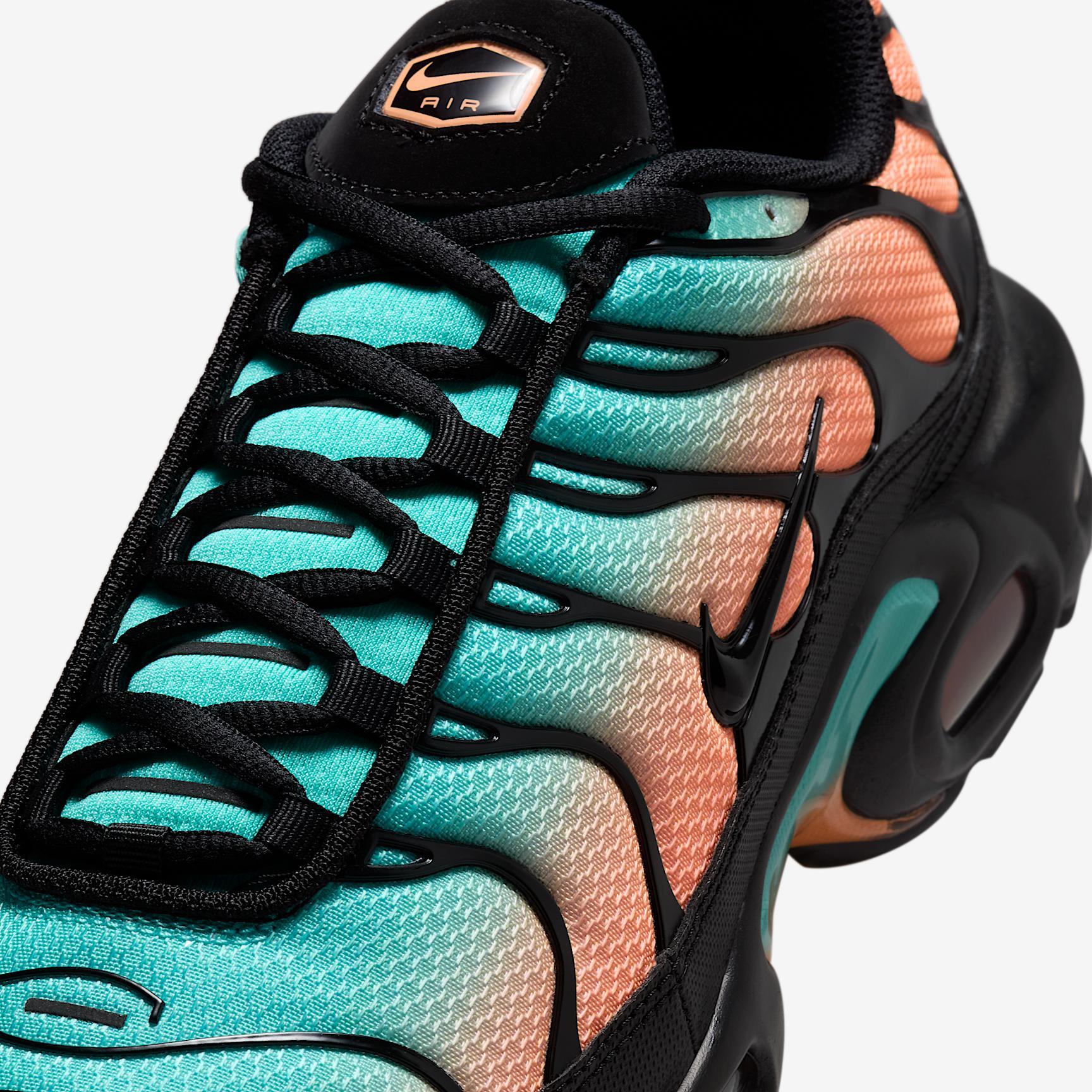 Nike Men's Air Max Plus Shoes Product Image