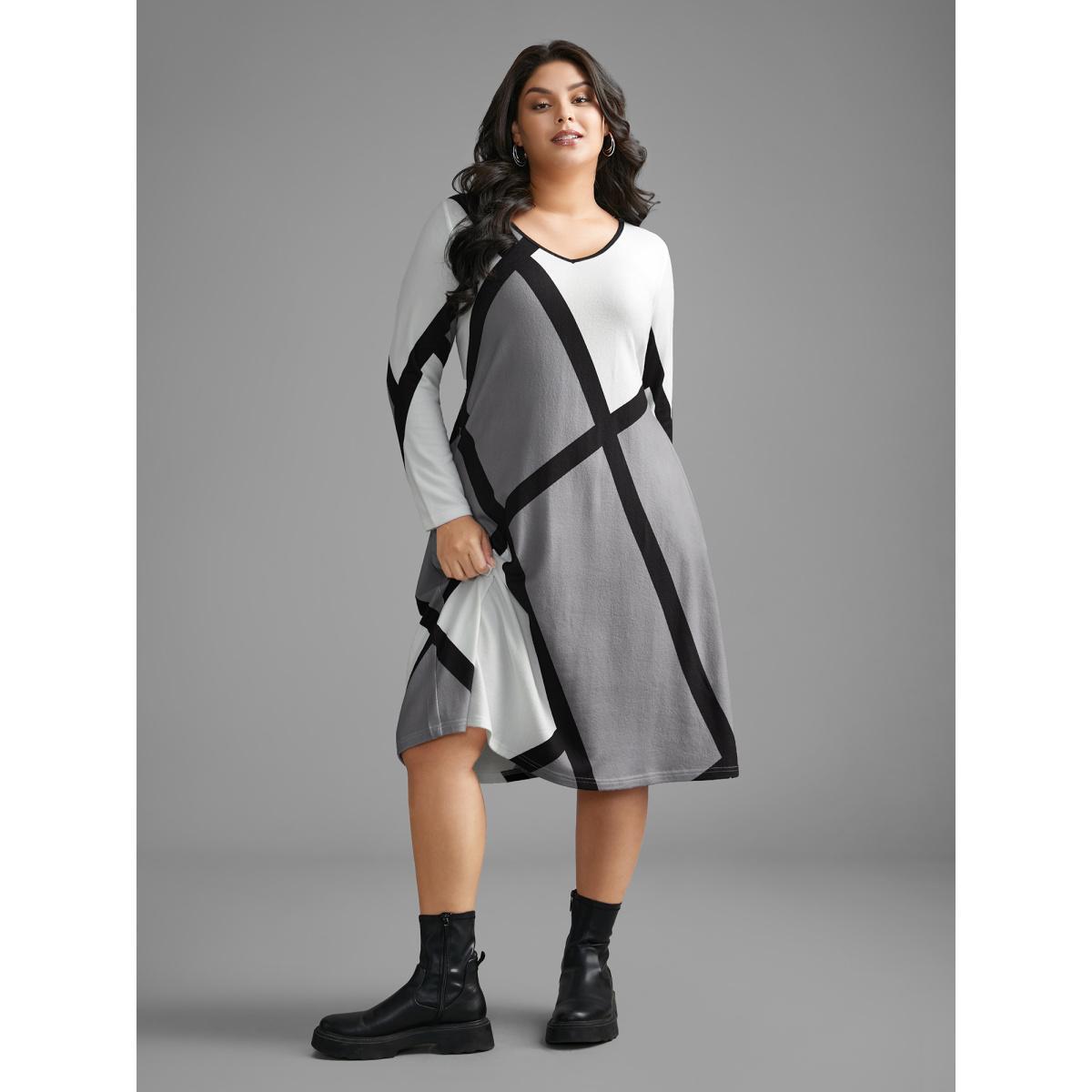 Plus Size V Neck Colorblock Contrast Pocket Dress Mediumgray Women Casual Contrast V-neck Long Sleeve Curvy BloomChic 22-24/3X Product Image