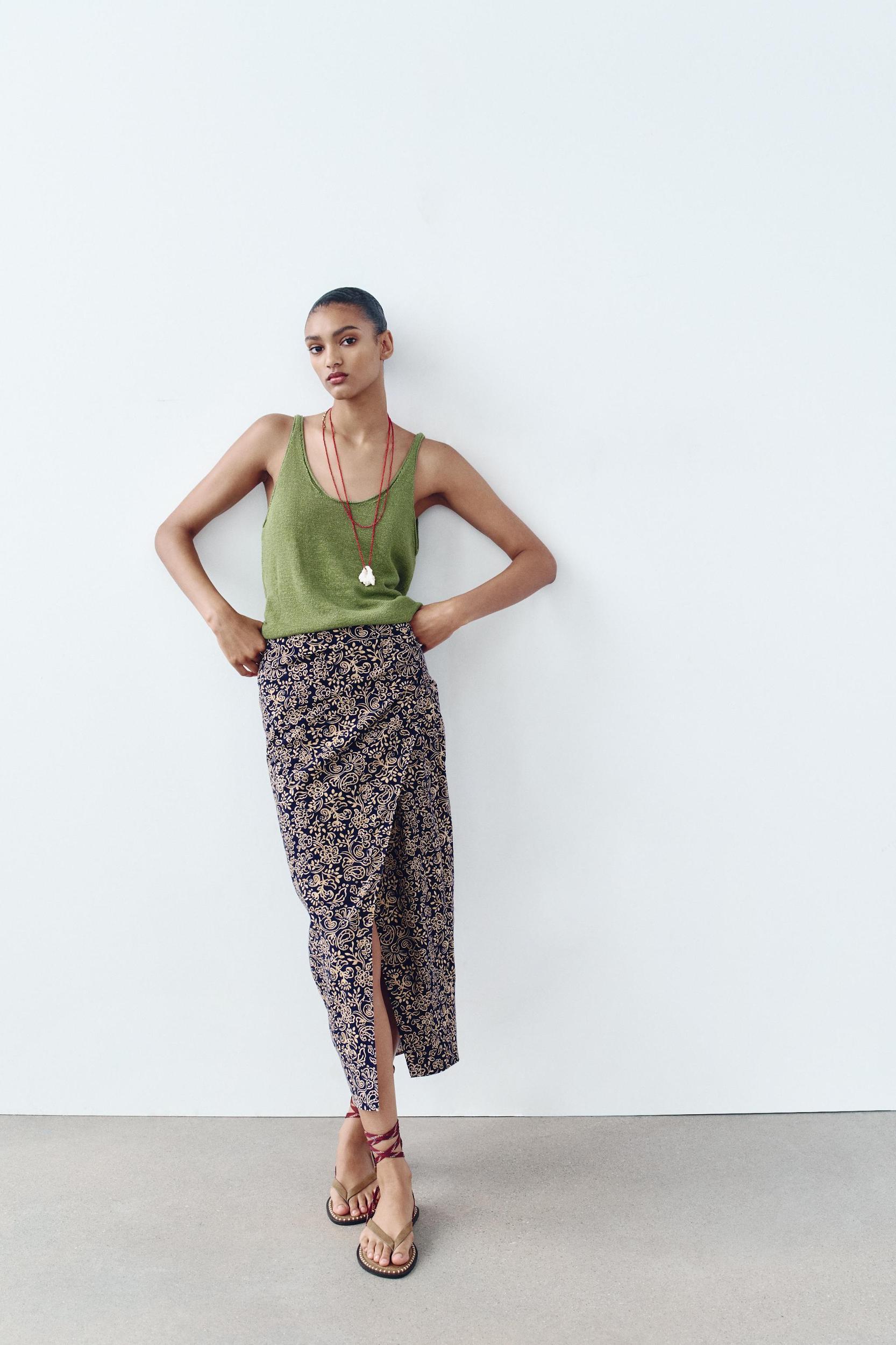 PRINTED WRAP SKIRT Product Image