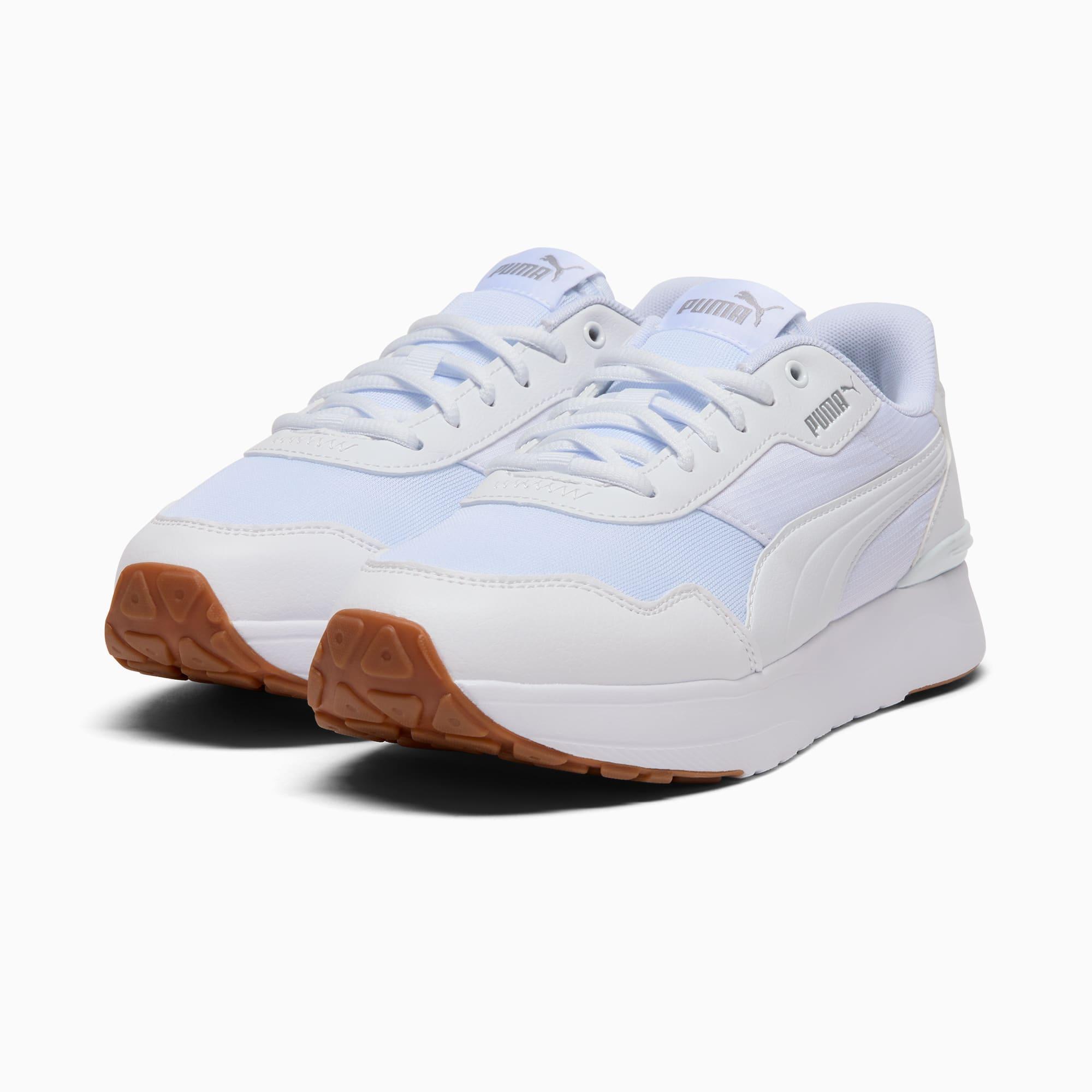 R78 Voyage Women's Sneakers Product Image