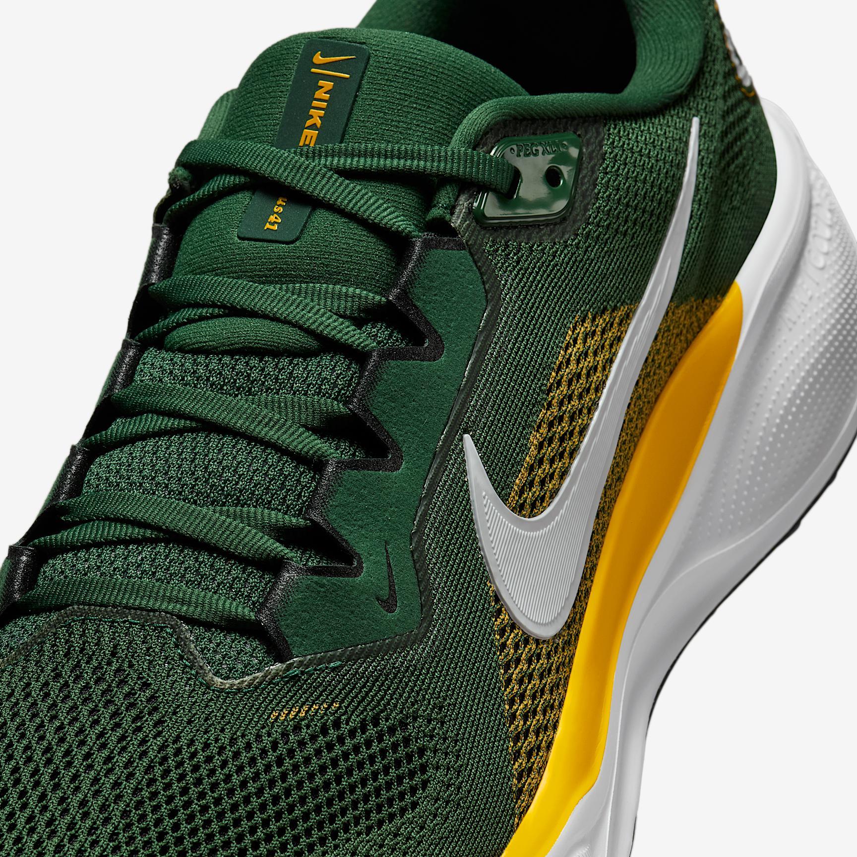 Green Bay Packers Pegasus 41 Men's Nike NFL Road Running Shoes Product Image