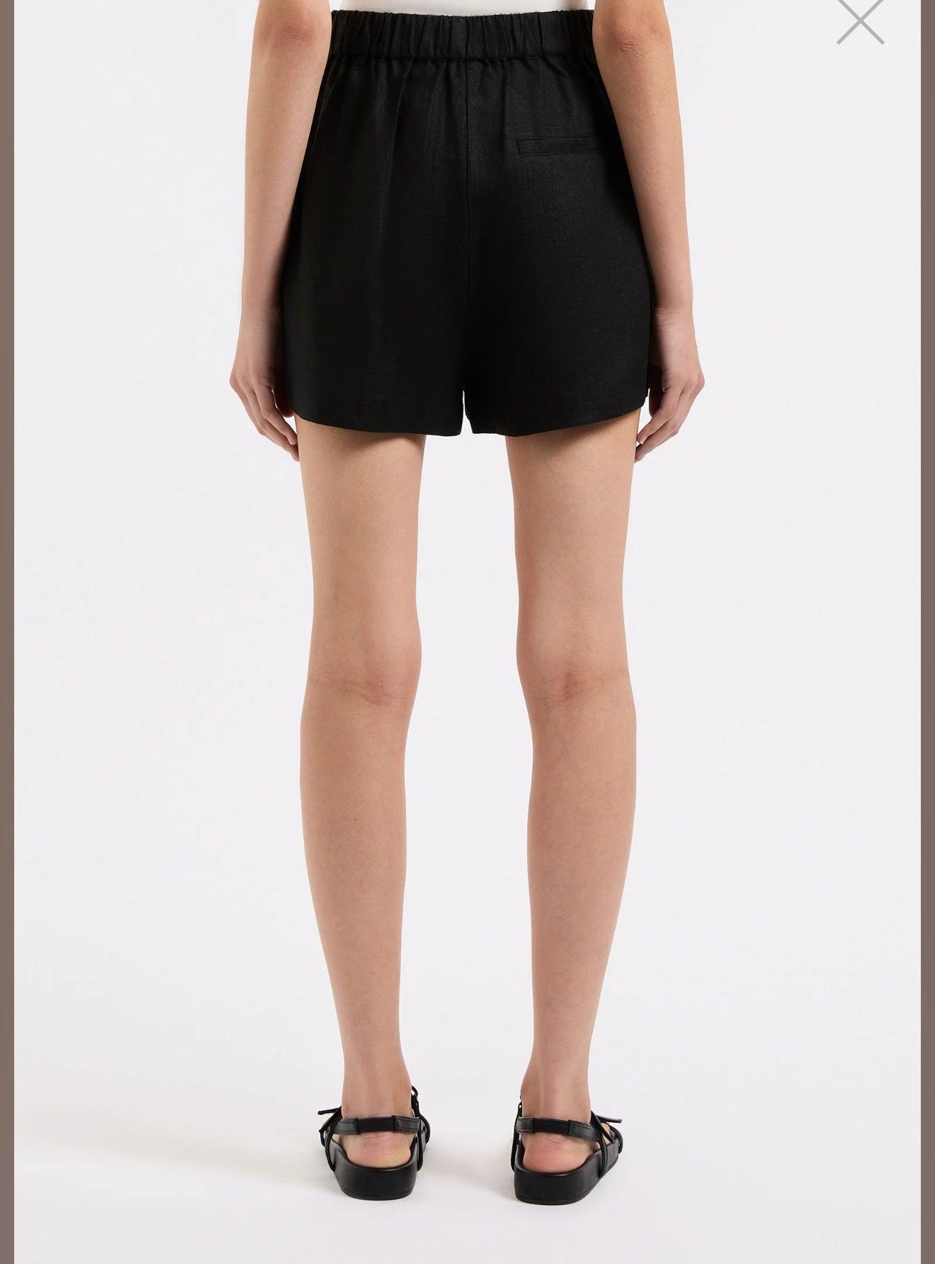 Thilda Short Product Image