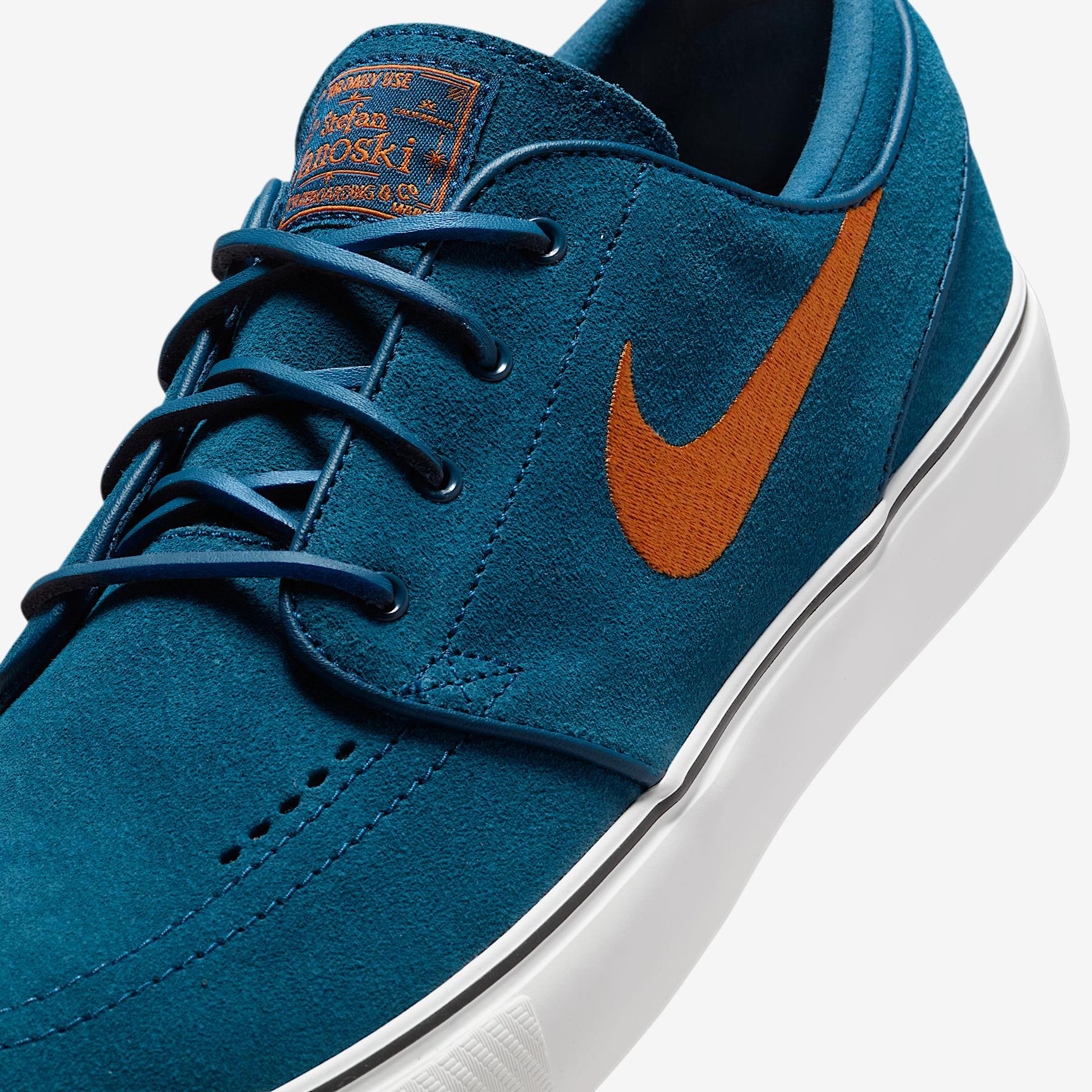 Nike SB Zoom Janoski OG+ Skate Shoes Product Image