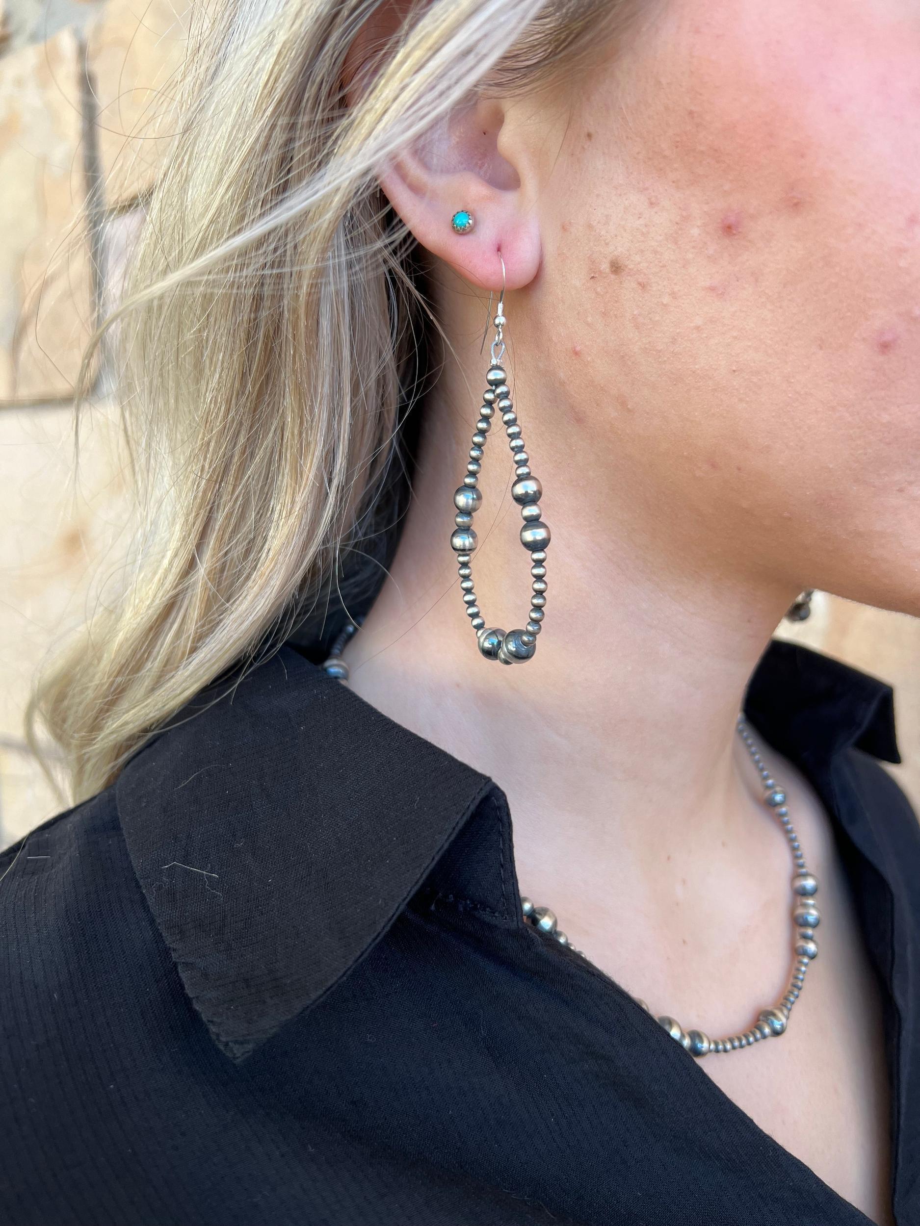 Navajo Pearl Tear Drop Earrings Product Image