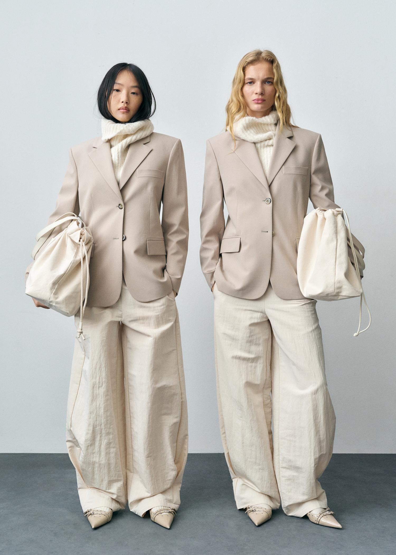 Structured straight-fit blazer - Women | MANGO USA Product Image